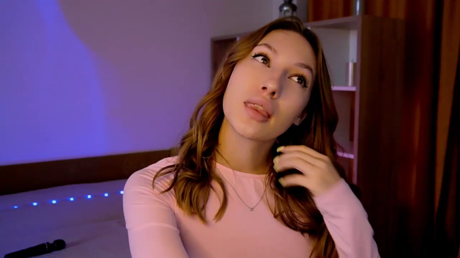 Gallery image thumbnail from LovelyGin's myfreecams stream on, 08/12/2025, 15:04 image 4 of 20