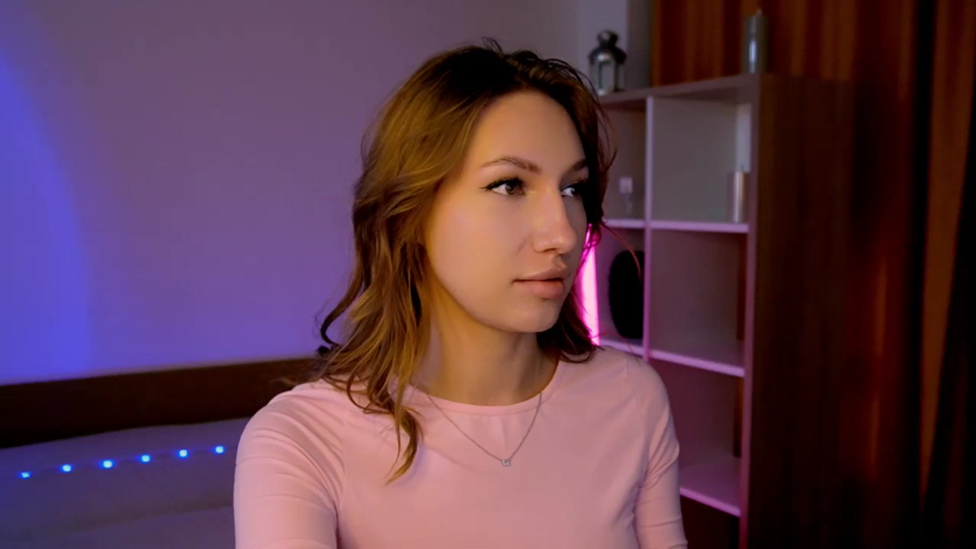 Gallery image thumbnail from LovelyGin's myfreecams stream on, 08/12/2025, 15:04 image 16 of 20