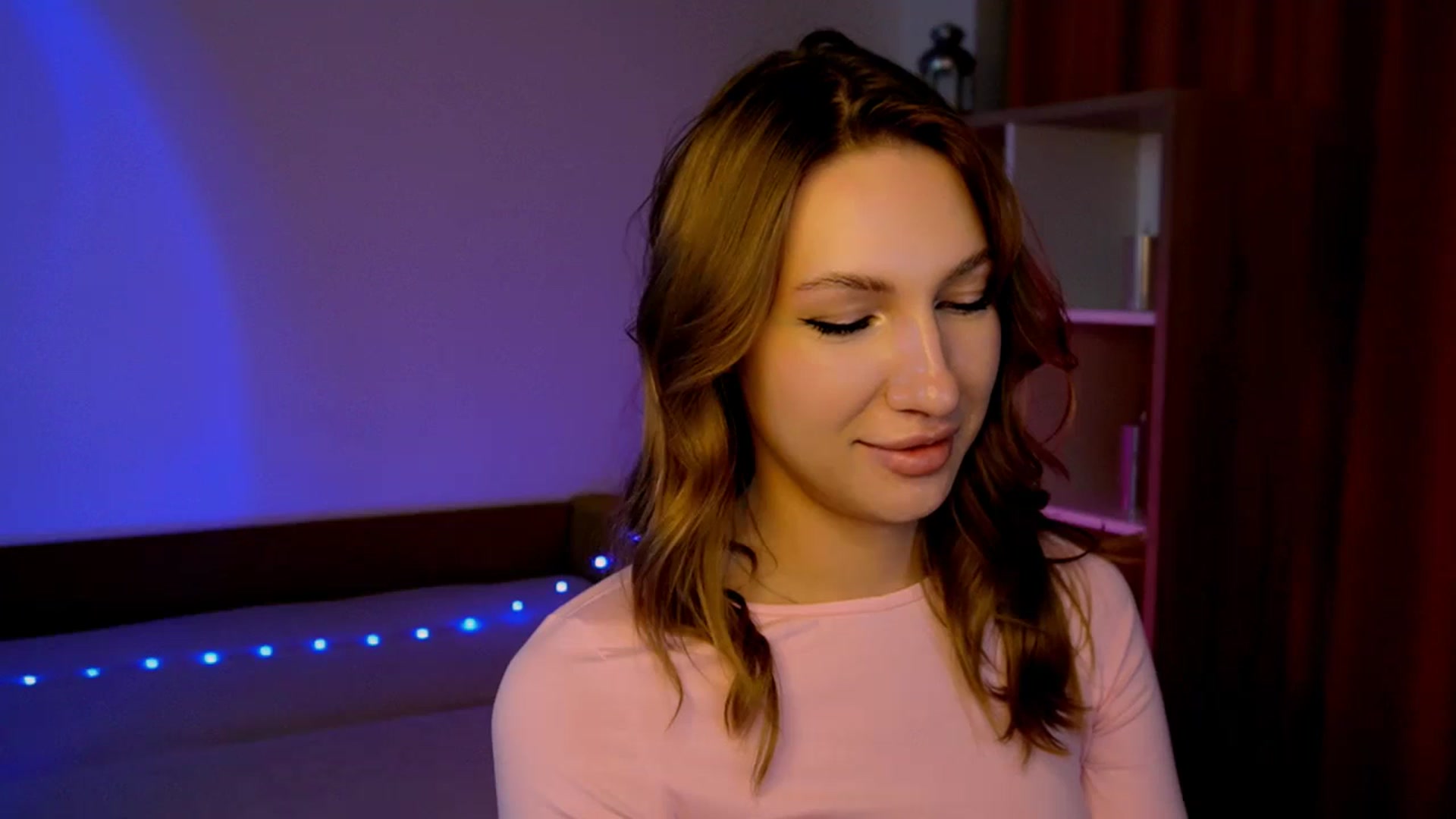 Gallery image thumbnail from LovelyGin's myfreecams stream on, 08/12/2025, 18:34 image 6 of 20