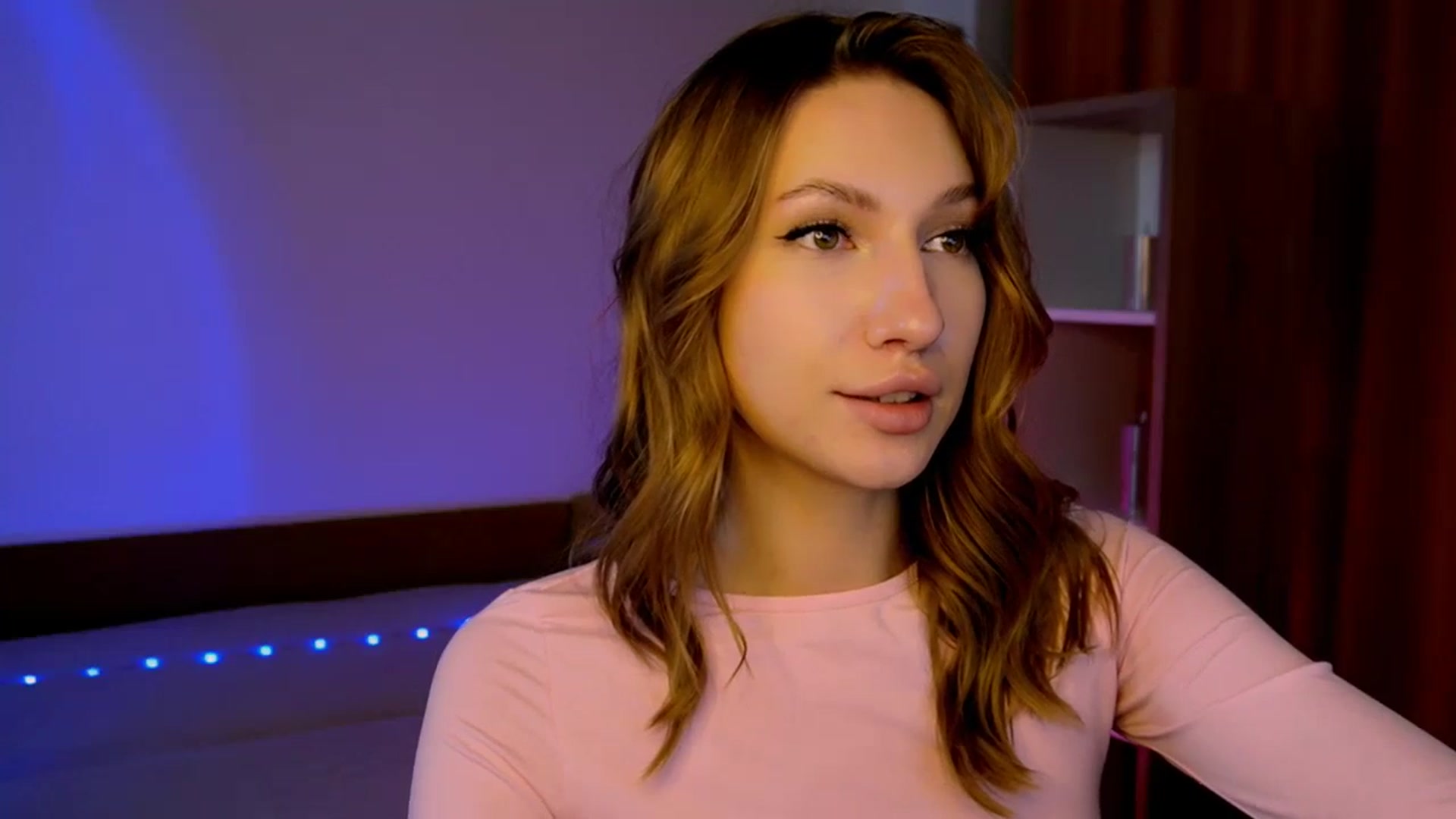 Gallery image thumbnail from LovelyGin's myfreecams stream on, 08/12/2025, 18:34 image 5 of 20