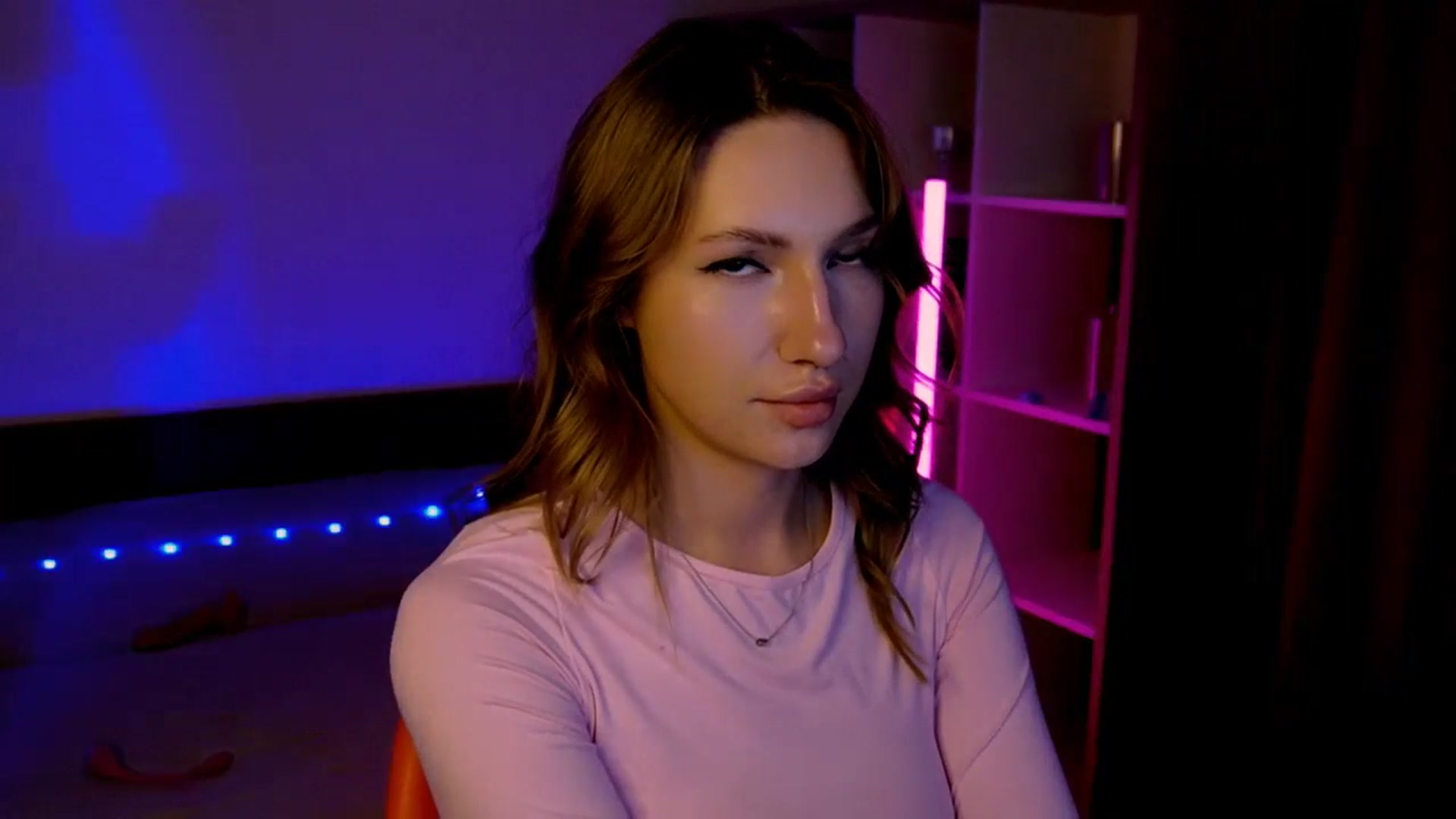 Gallery image thumbnail from LovelyGin's myfreecams stream on, 08/12/2025, 18:54 image 15 of 20