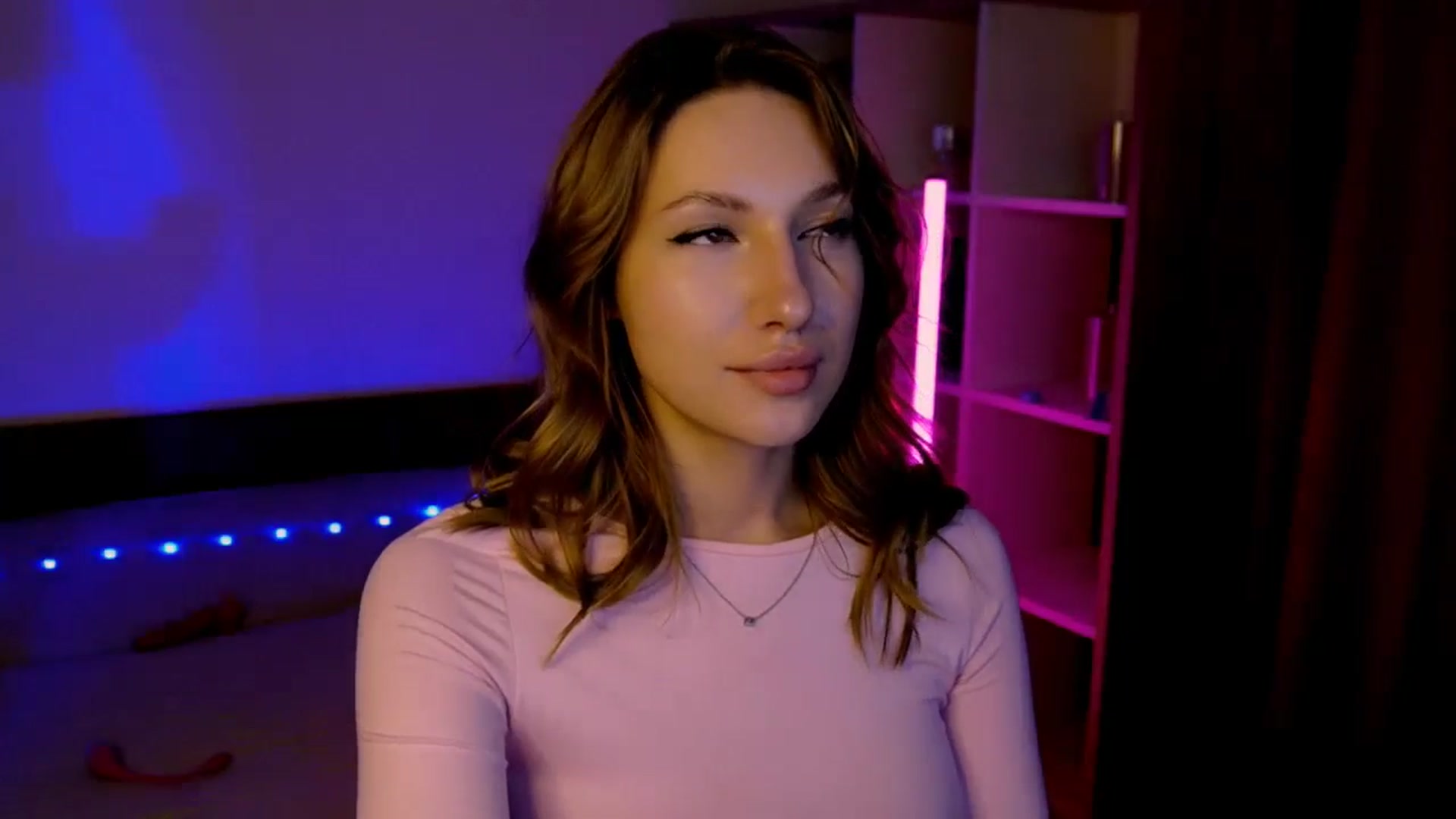 Gallery image thumbnail from LovelyGin's myfreecams stream on, 08/12/2025, 18:54 image 18 of 20