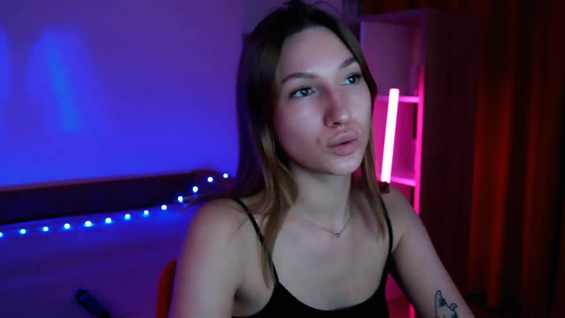 Gallery image thumbnail from LovelyGin's myfreecams stream on, 08/13/2025, 13:23 image 4 of 20