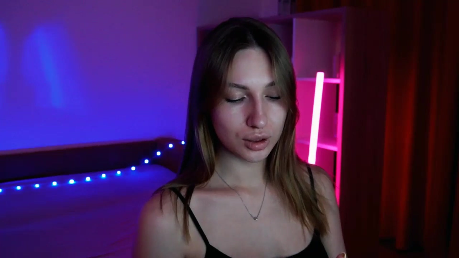 Gallery image thumbnail from LovelyGin's myfreecams stream on, 08/13/2025, 13:23 image 13 of 20