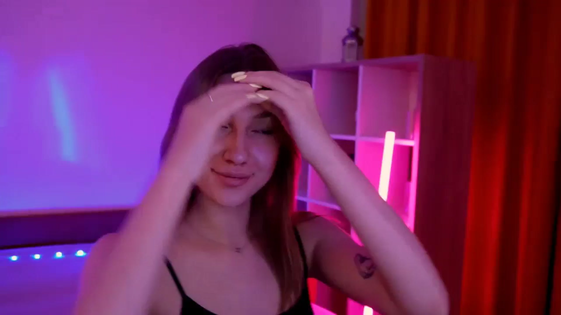 Gallery image thumbnail from LovelyGin's myfreecams stream on, 08/13/2025, 13:23 image 1 of 20