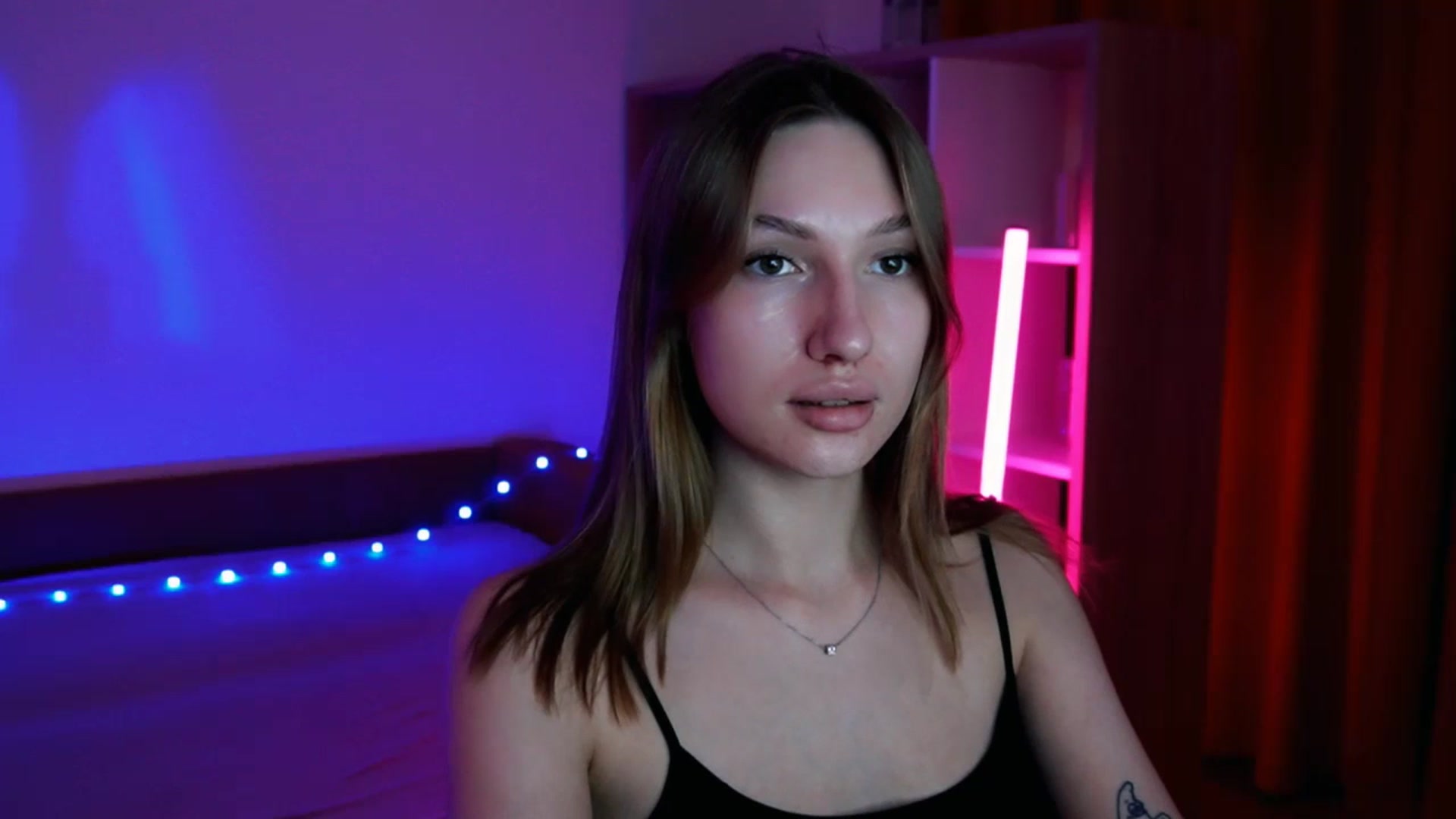 Gallery image thumbnail from LovelyGin's myfreecams stream on, 08/13/2025, 13:23 image 18 of 20