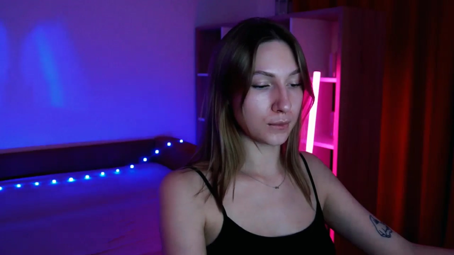 Gallery image thumbnail from LovelyGin's myfreecams stream on, 08/13/2025, 13:44 image 6 of 20
