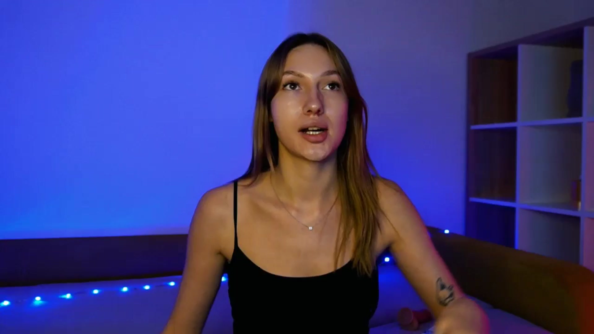Gallery image thumbnail from LovelyGin's myfreecams stream on, 08/13/2025, 18:35 image 1 of 20