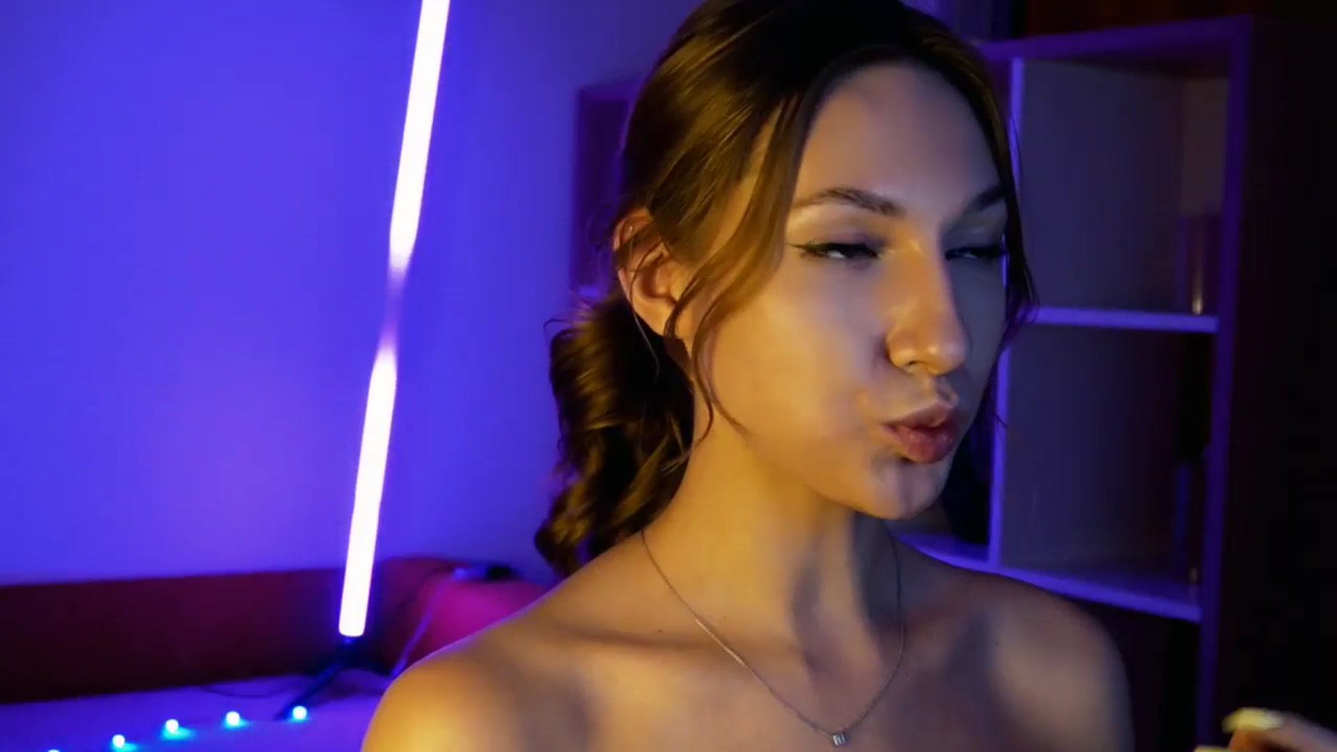 Gallery image thumbnail from LovelyGin's myfreecams stream on, 08/14/2025, 16:58 image 13 of 20