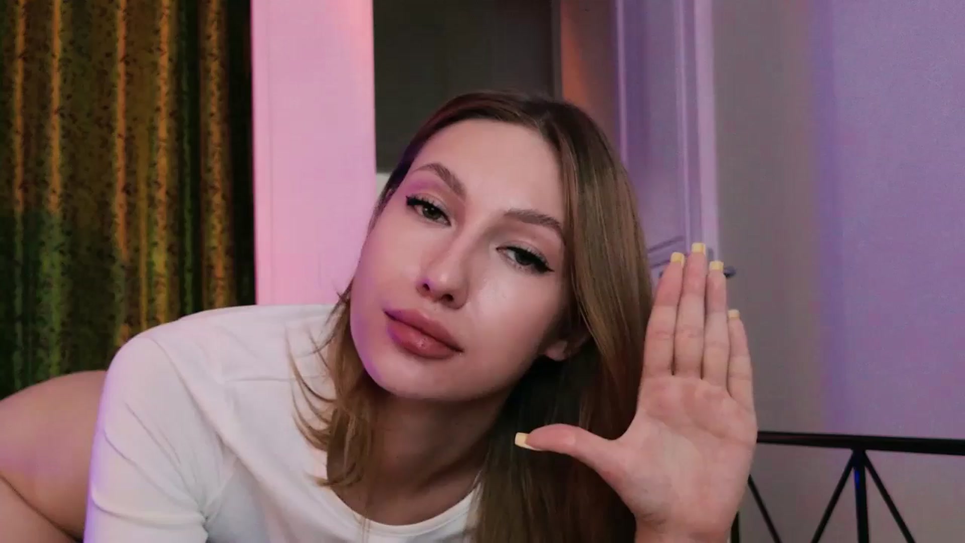 Gallery image thumbnail from LovelyGin's myfreecams stream on, 08/15/2025, 16:41 image 19 of 20