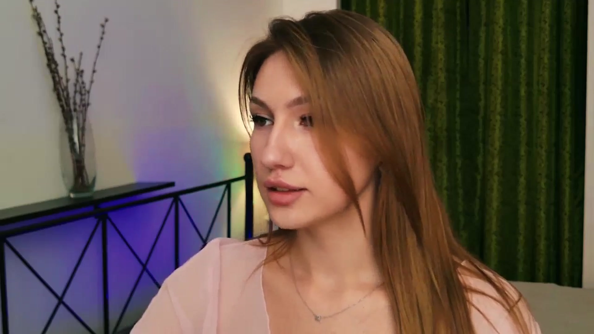 Gallery image thumbnail from LovelyGin's myfreecams stream on, 08/18/2025, 14:18 image 5 of 20