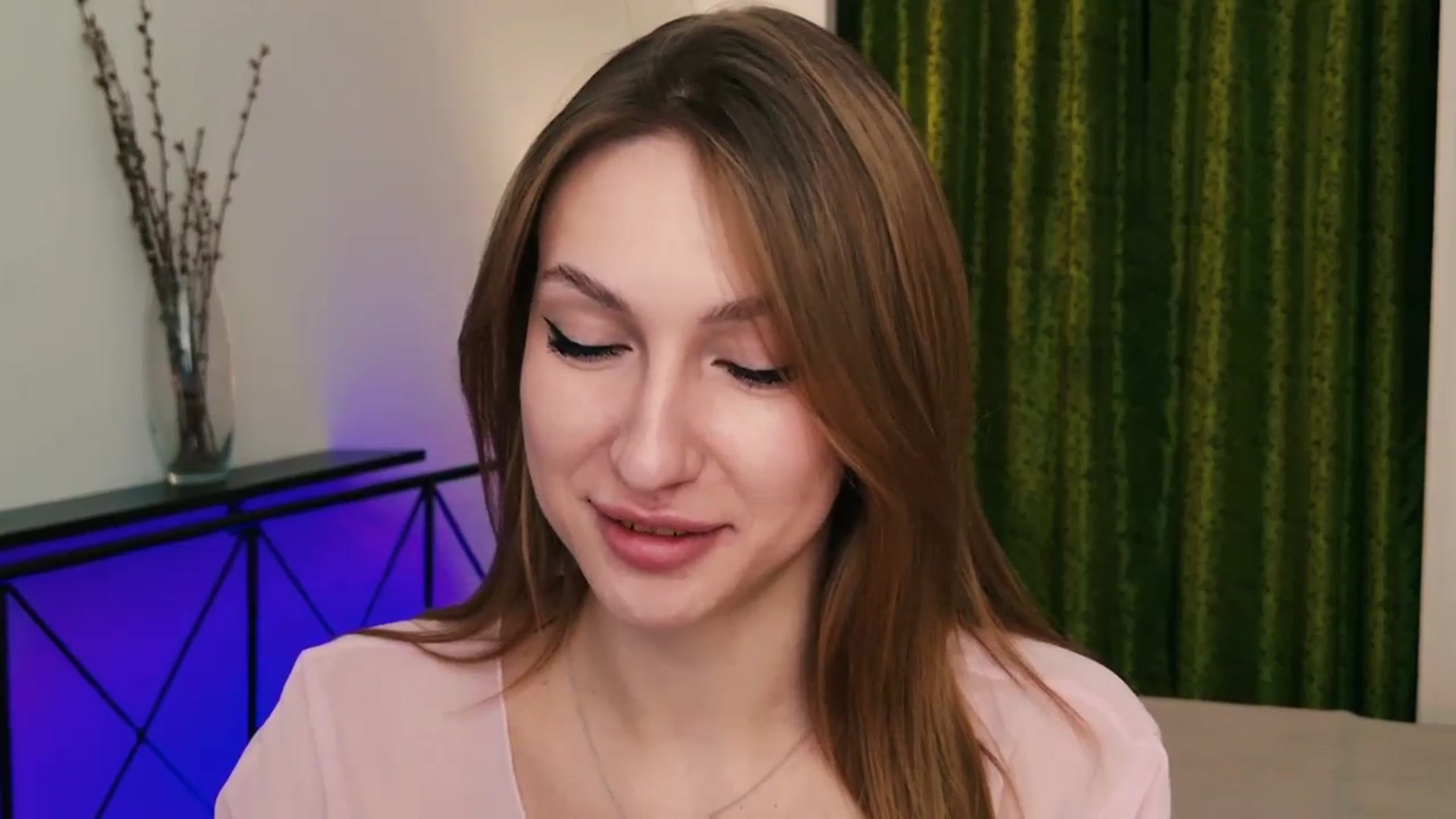 Gallery image thumbnail from LovelyGin's myfreecams stream on, 08/18/2025, 15:47 image 3 of 20