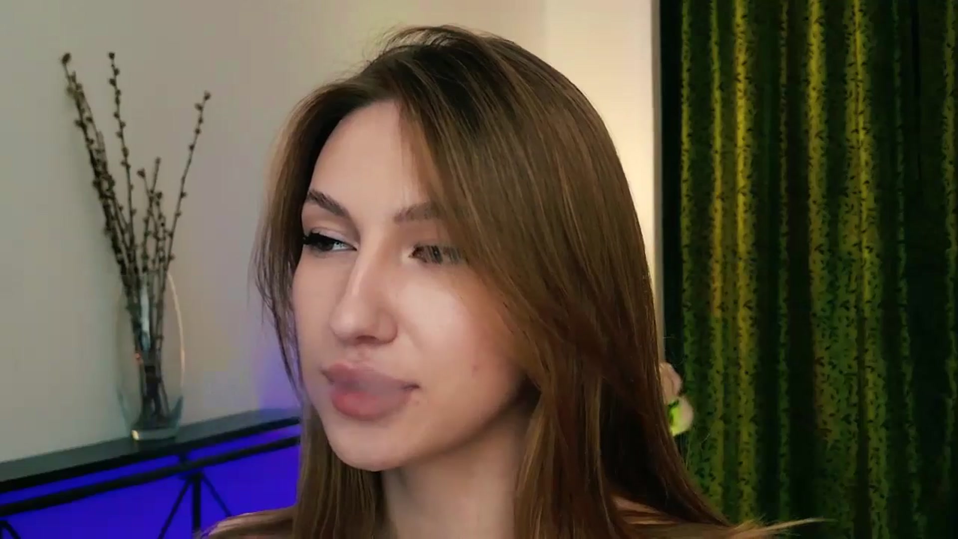 Gallery image thumbnail from LovelyGin's myfreecams stream on, 08/18/2025, 15:47 image 9 of 20