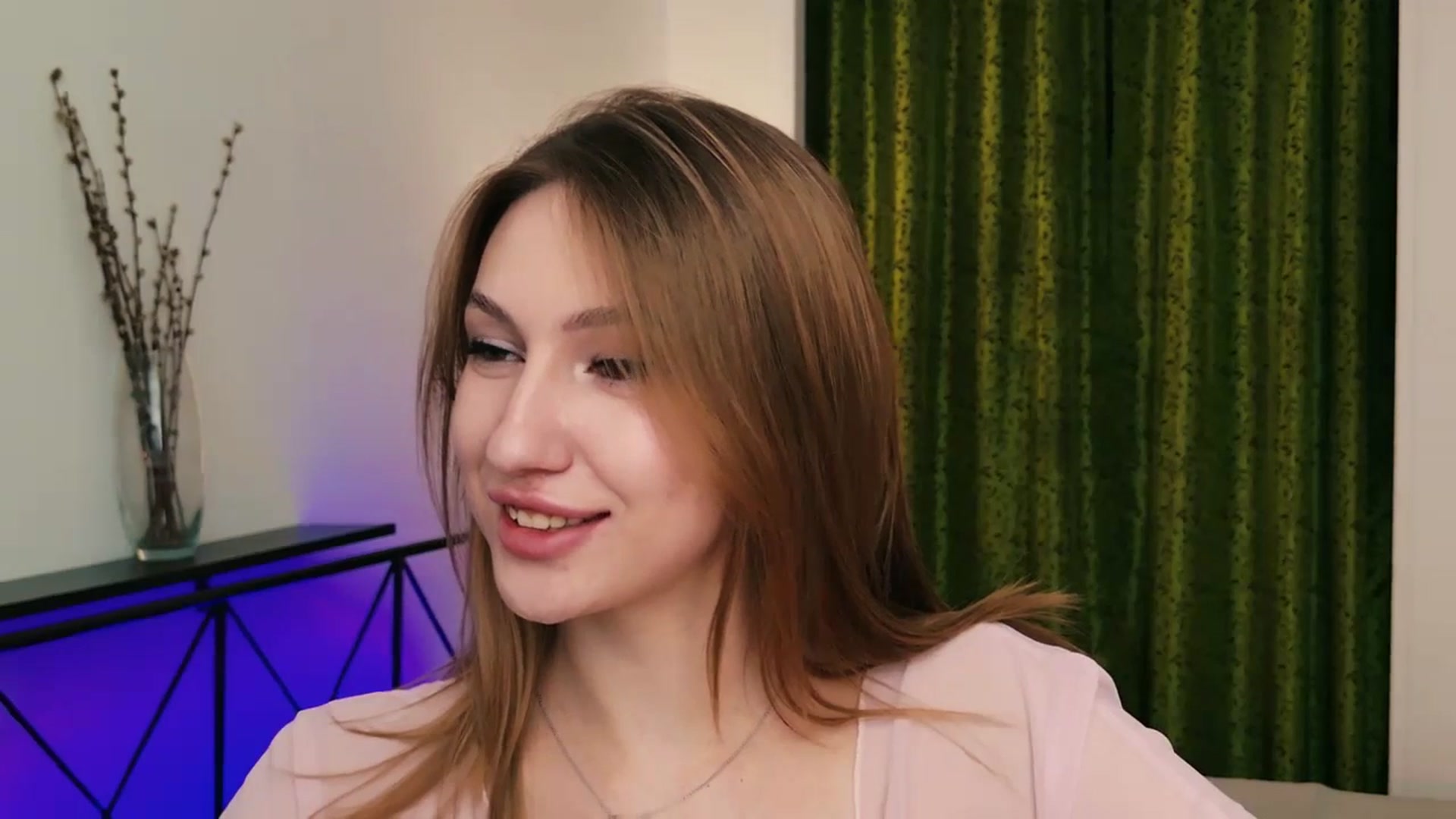 Gallery image thumbnail from LovelyGin's myfreecams stream on, 08/18/2025, 15:47 image 2 of 20