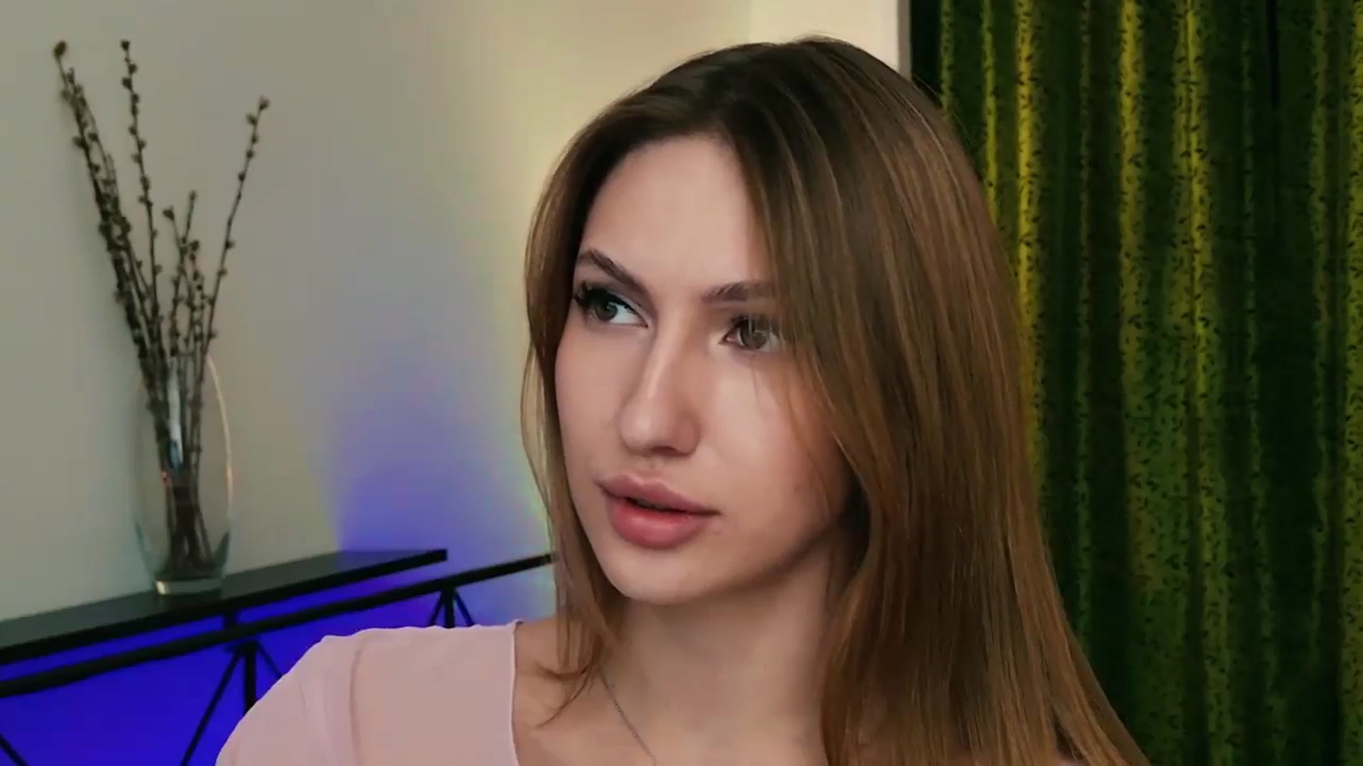 Gallery image thumbnail from LovelyGin's myfreecams stream on, 08/18/2025, 15:47 image 8 of 20