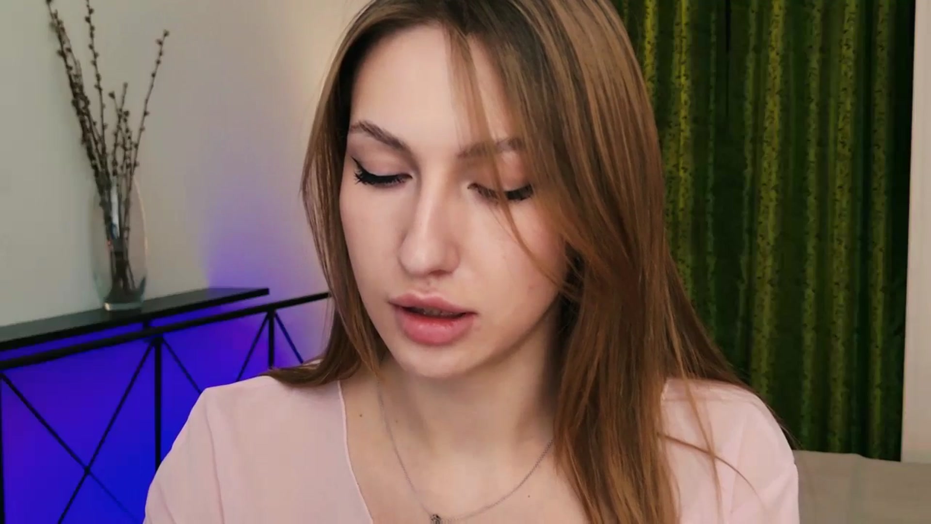 Gallery image thumbnail from LovelyGin's myfreecams stream on, 08/18/2025, 15:47 image 4 of 20