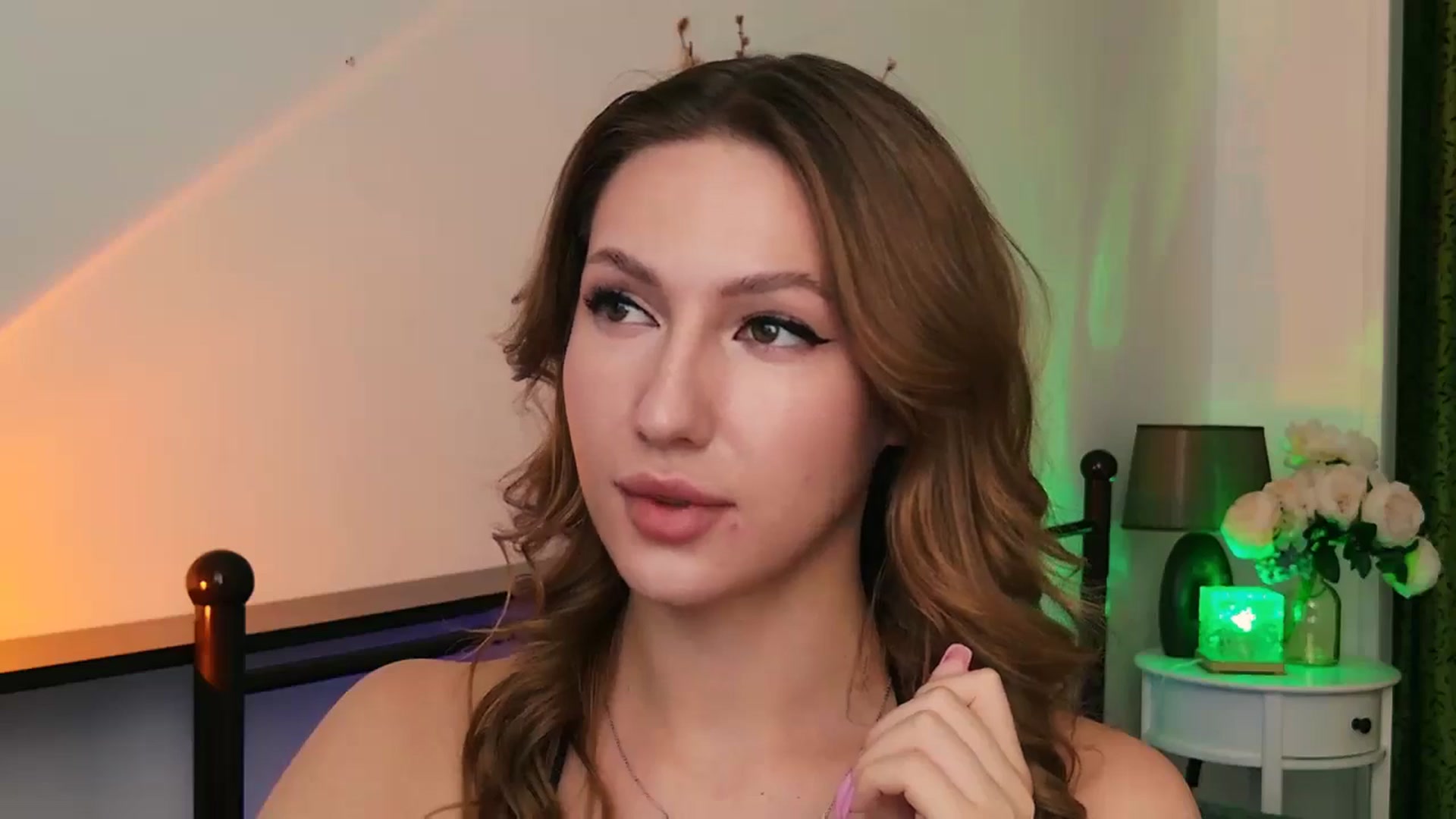 Gallery image thumbnail from LovelyGin's myfreecams stream on, 08/19/2025, 15:45 image 14 of 20