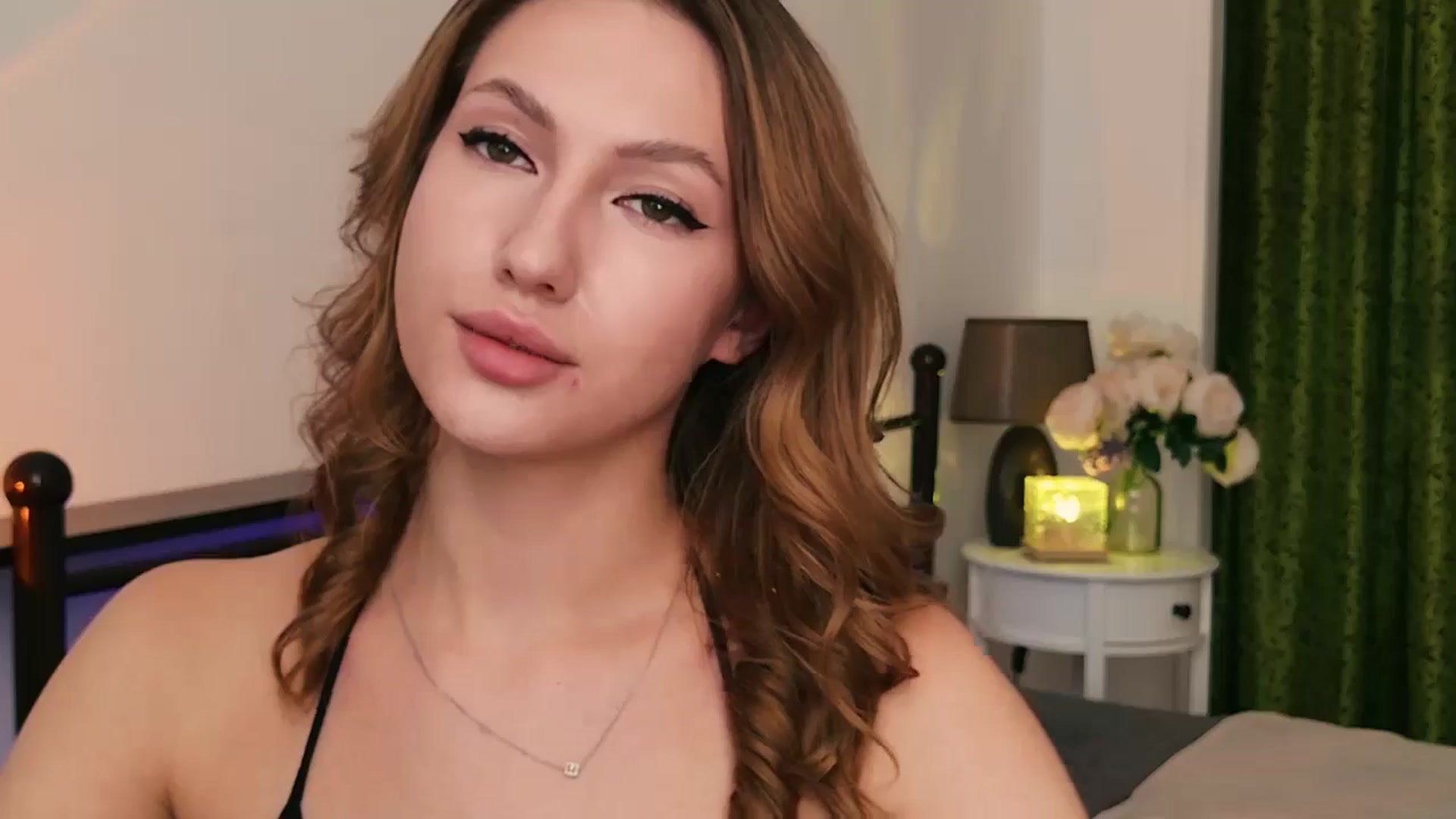 Gallery image thumbnail from LovelyGin's myfreecams stream on, 08/19/2025, 15:45 image 11 of 20