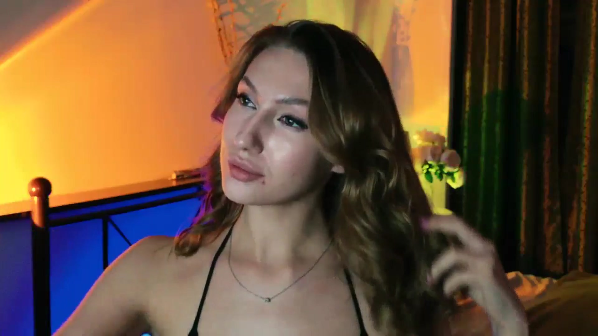 Gallery image thumbnail from LovelyGin's myfreecams stream on, 08/19/2025, 17:25 image 12 of 20