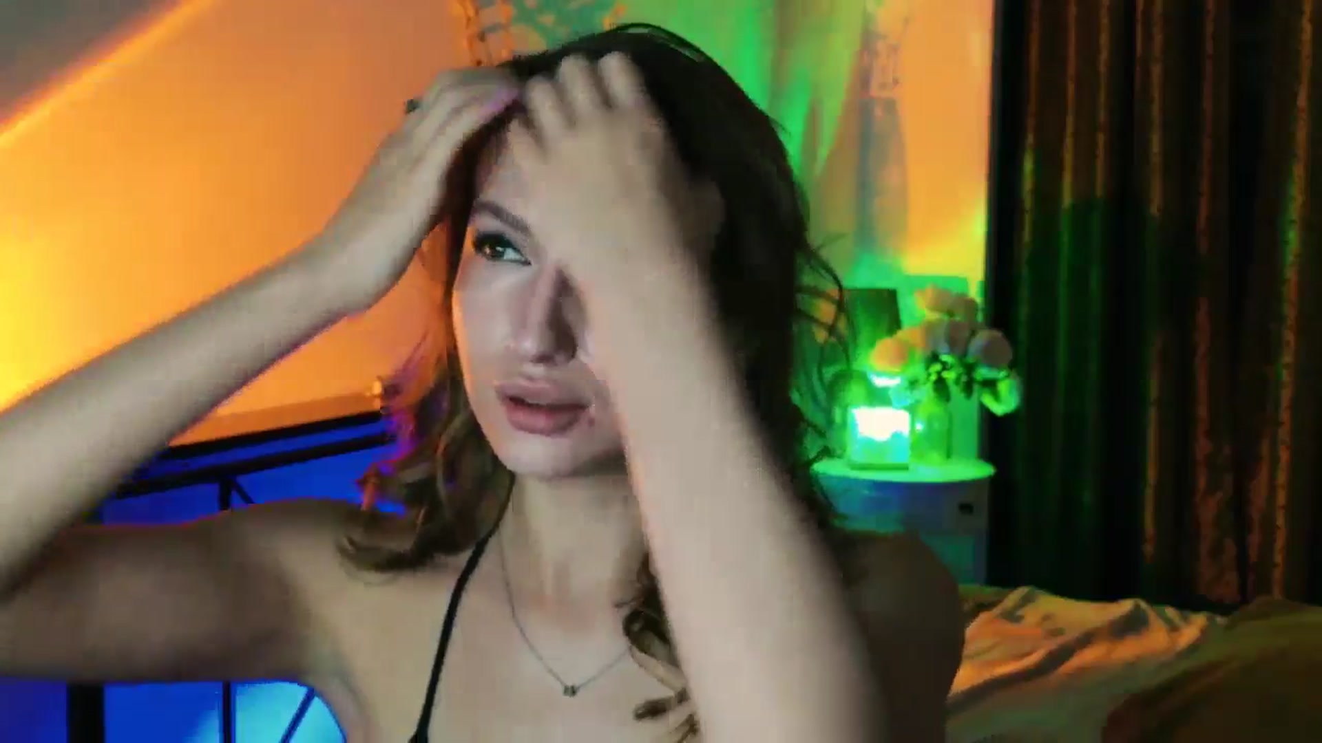 Gallery image thumbnail from LovelyGin's myfreecams stream on, 08/19/2025, 17:25 image 9 of 20