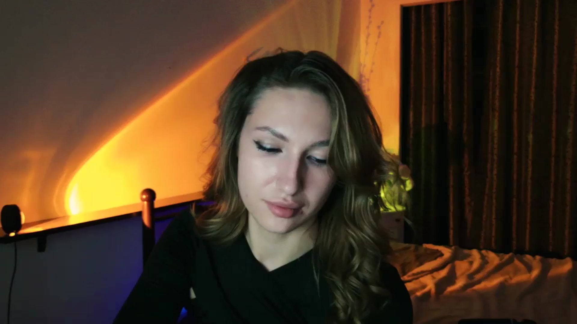 Gallery image thumbnail from LovelyGin's myfreecams stream on, 08/19/2025, 19:16 image 14 of 20