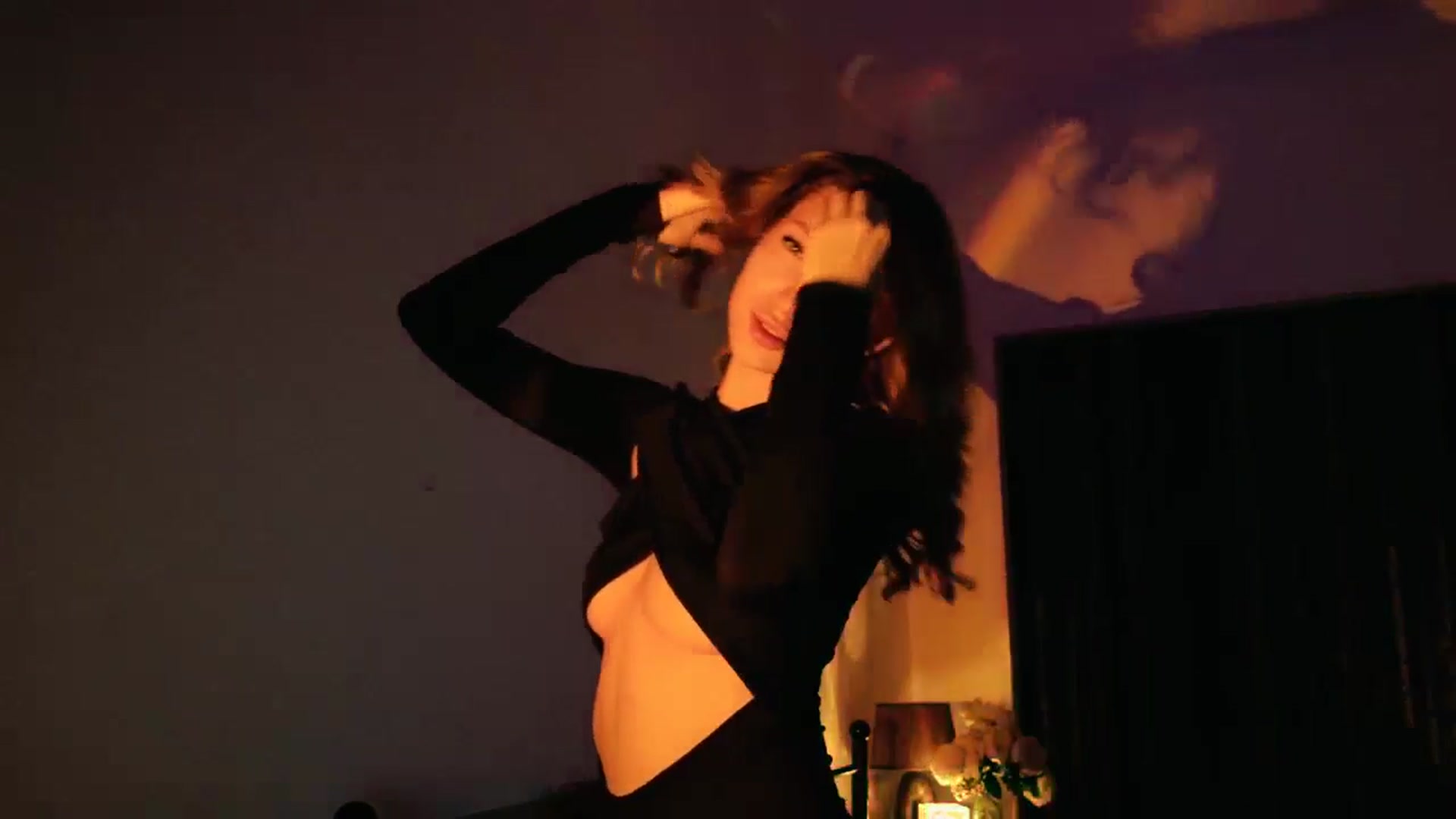 Gallery image thumbnail from LovelyGin's myfreecams stream on, 08/19/2025, 19:16 image 4 of 20