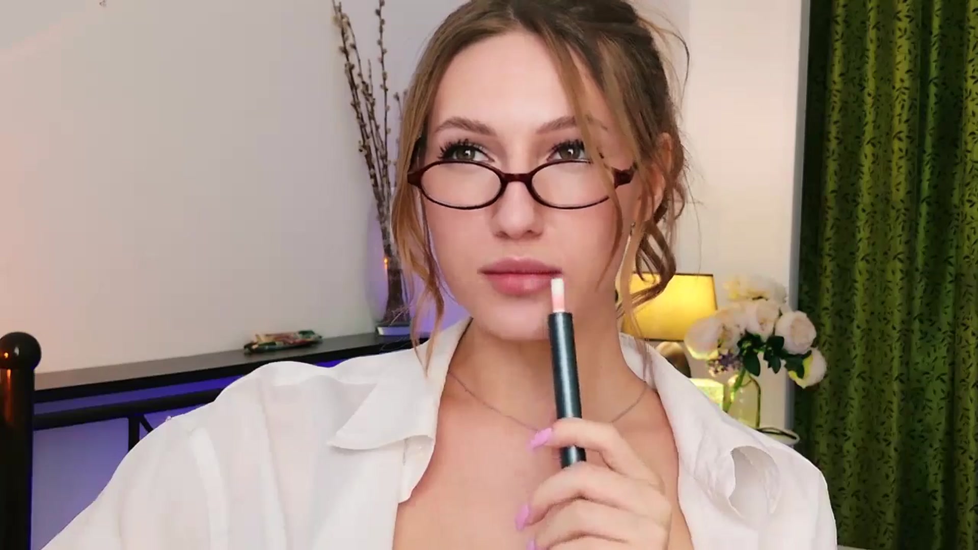 Gallery image thumbnail from LovelyGin's myfreecams stream on, 08/20/2025, 13:38 image 12 of 20
