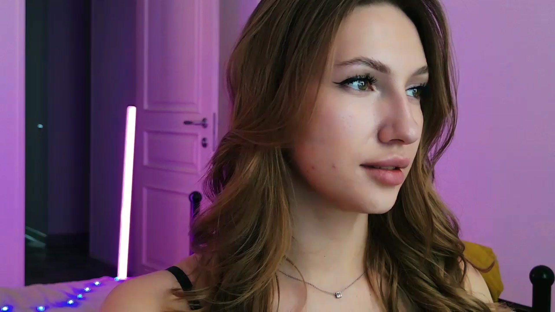 Gallery image thumbnail from LovelyGin's myfreecams stream on, 08/20/2025, 16:12 image 19 of 20