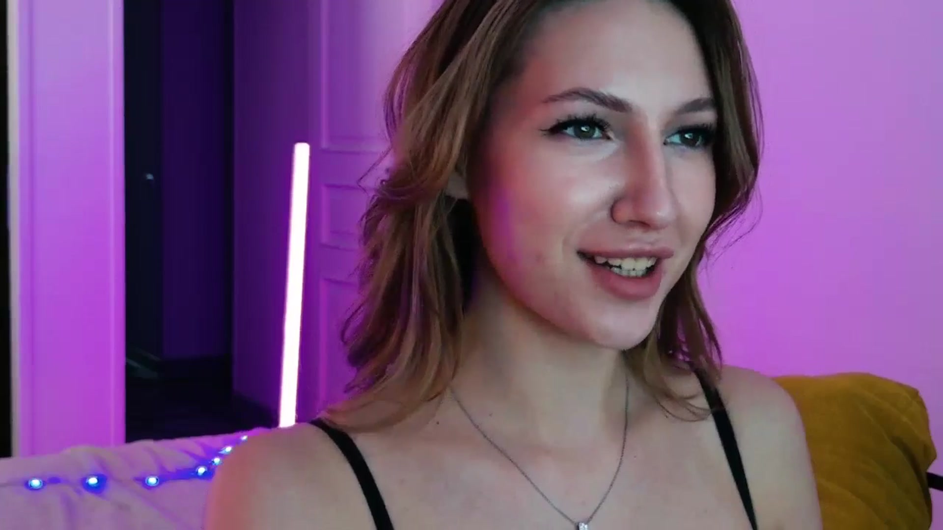 Gallery image thumbnail from LovelyGin's myfreecams stream on, 08/20/2025, 16:41 image 8 of 20