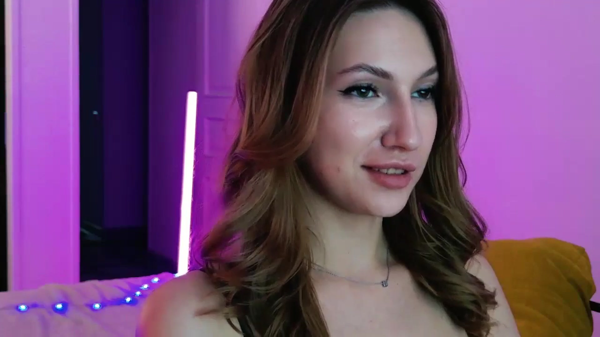Gallery image thumbnail from LovelyGin's myfreecams stream on, 08/20/2025, 16:41 image 5 of 20
