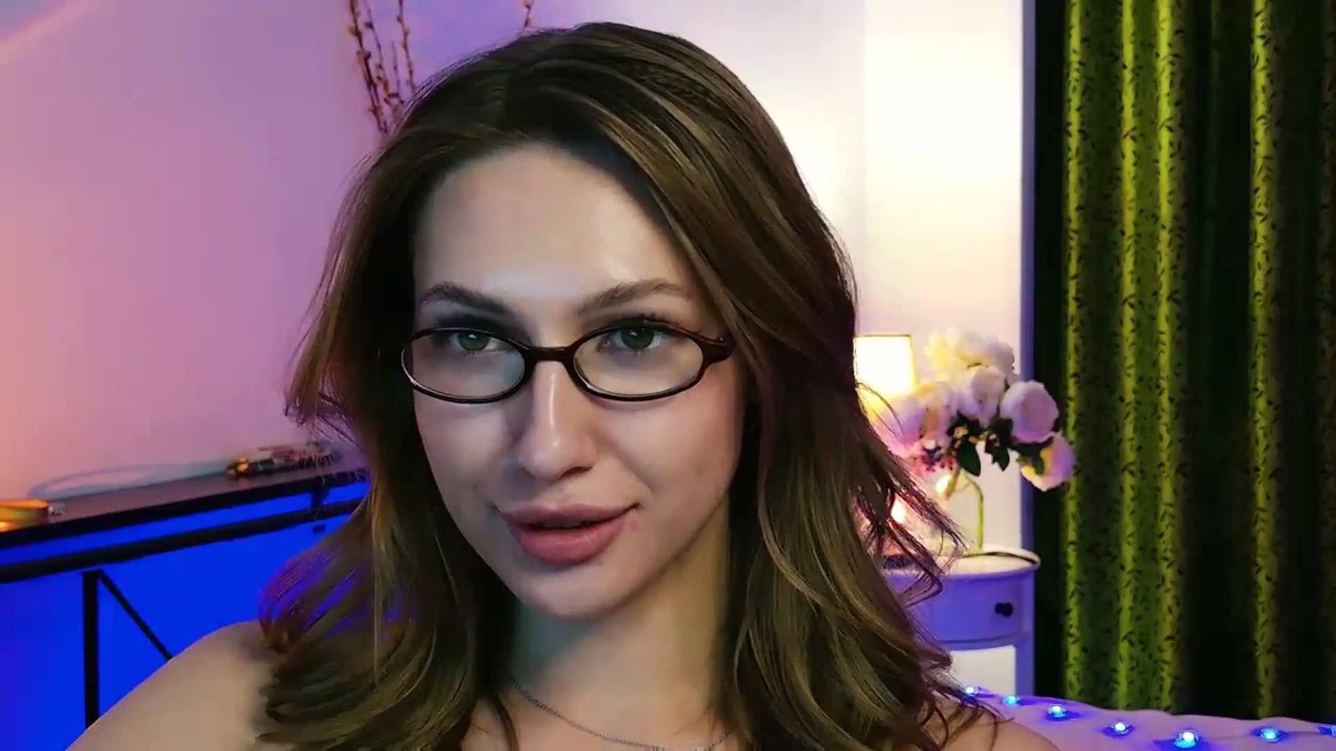Gallery image thumbnail from LovelyGin's myfreecams stream on, 08/20/2025, 19:14 image 12 of 20