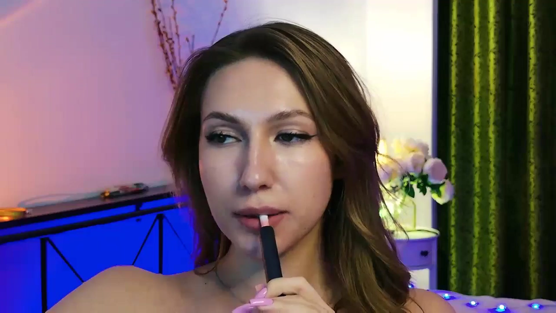 Gallery image thumbnail from LovelyGin's myfreecams stream on, 08/20/2025, 19:14 image 8 of 20