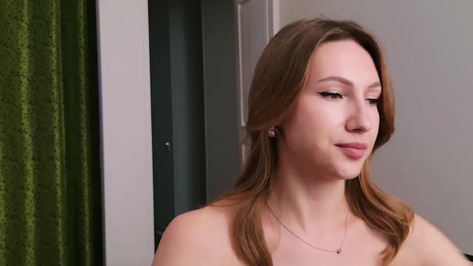 Gallery image thumbnail from LovelyGin's myfreecams stream on, 08/21/2025, 15:32 image 6 of 20