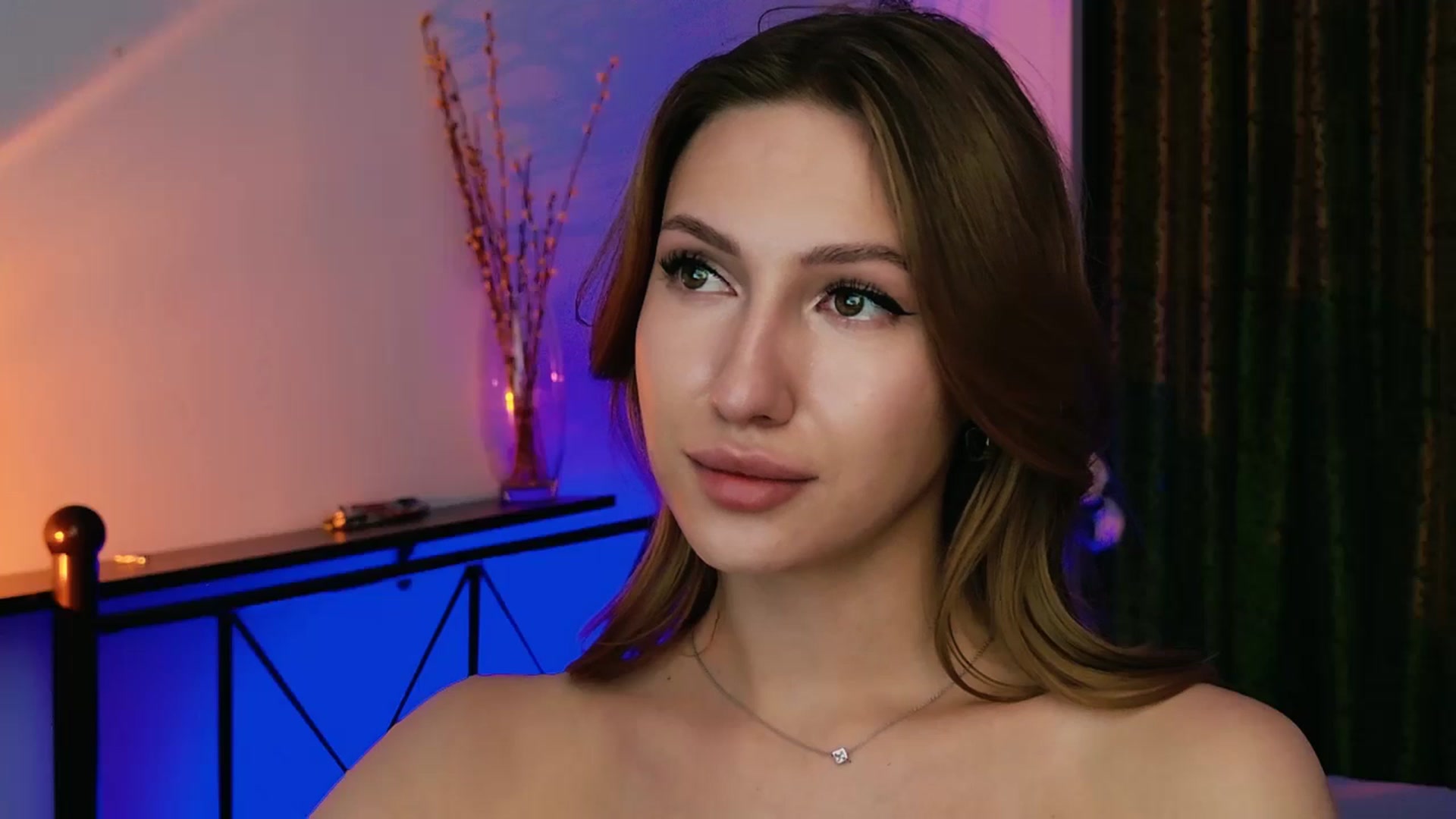 Gallery image thumbnail from LovelyGin's myfreecams stream on, 08/21/2025, 17:08 image 8 of 20
