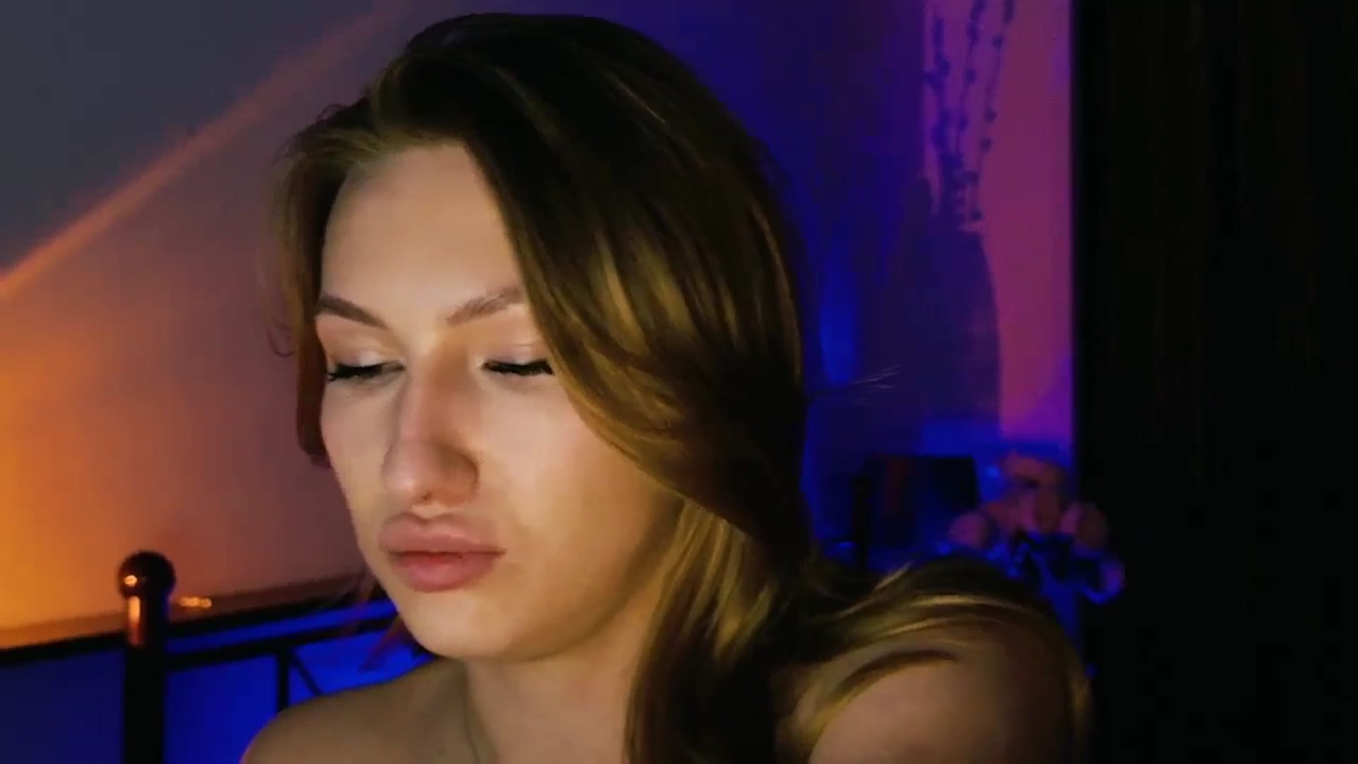 Gallery image thumbnail from LovelyGin's myfreecams stream on, 08/21/2025, 17:08 image 17 of 20