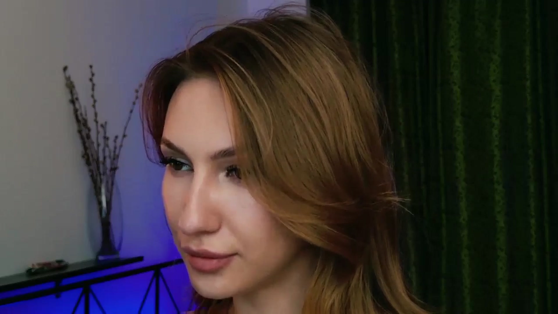 Gallery image thumbnail from LovelyGin's myfreecams stream on, 08/21/2025, 17:08 image 3 of 20