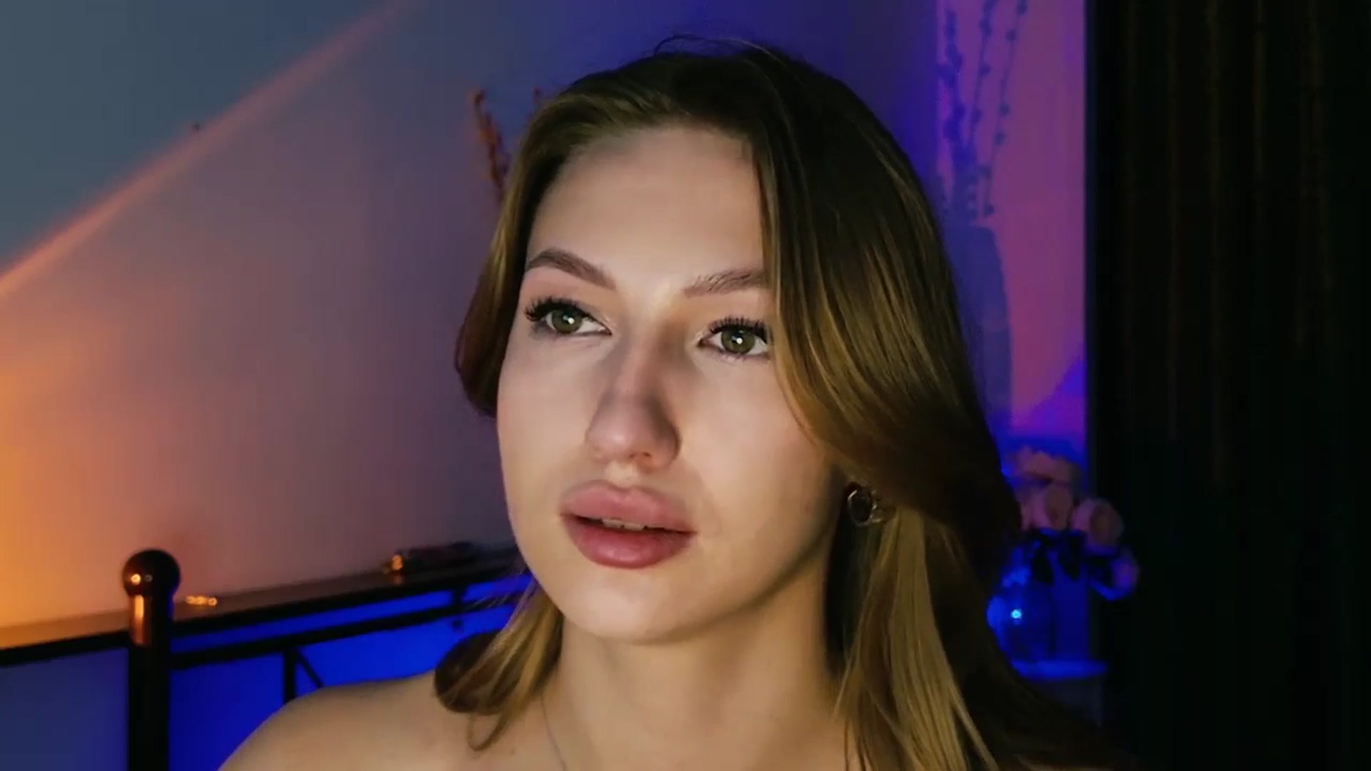 Gallery image thumbnail from LovelyGin's myfreecams stream on, 08/21/2025, 17:08 image 13 of 20