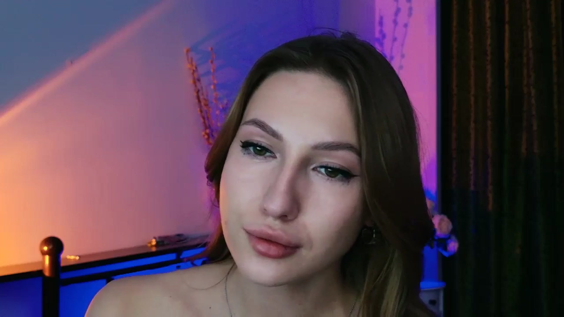 Gallery image thumbnail from LovelyGin's myfreecams stream on, 08/21/2025, 17:08 image 11 of 20