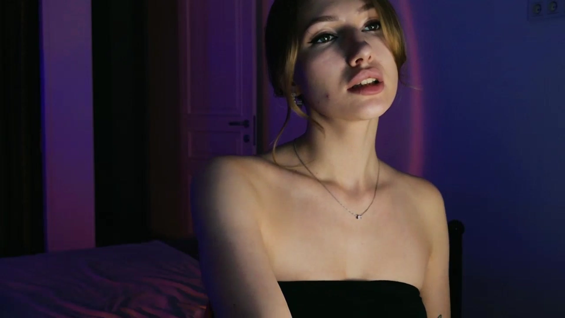 Gallery image thumbnail from LovelyGin's myfreecams stream on, 08/21/2025, 19:12 image 18 of 20