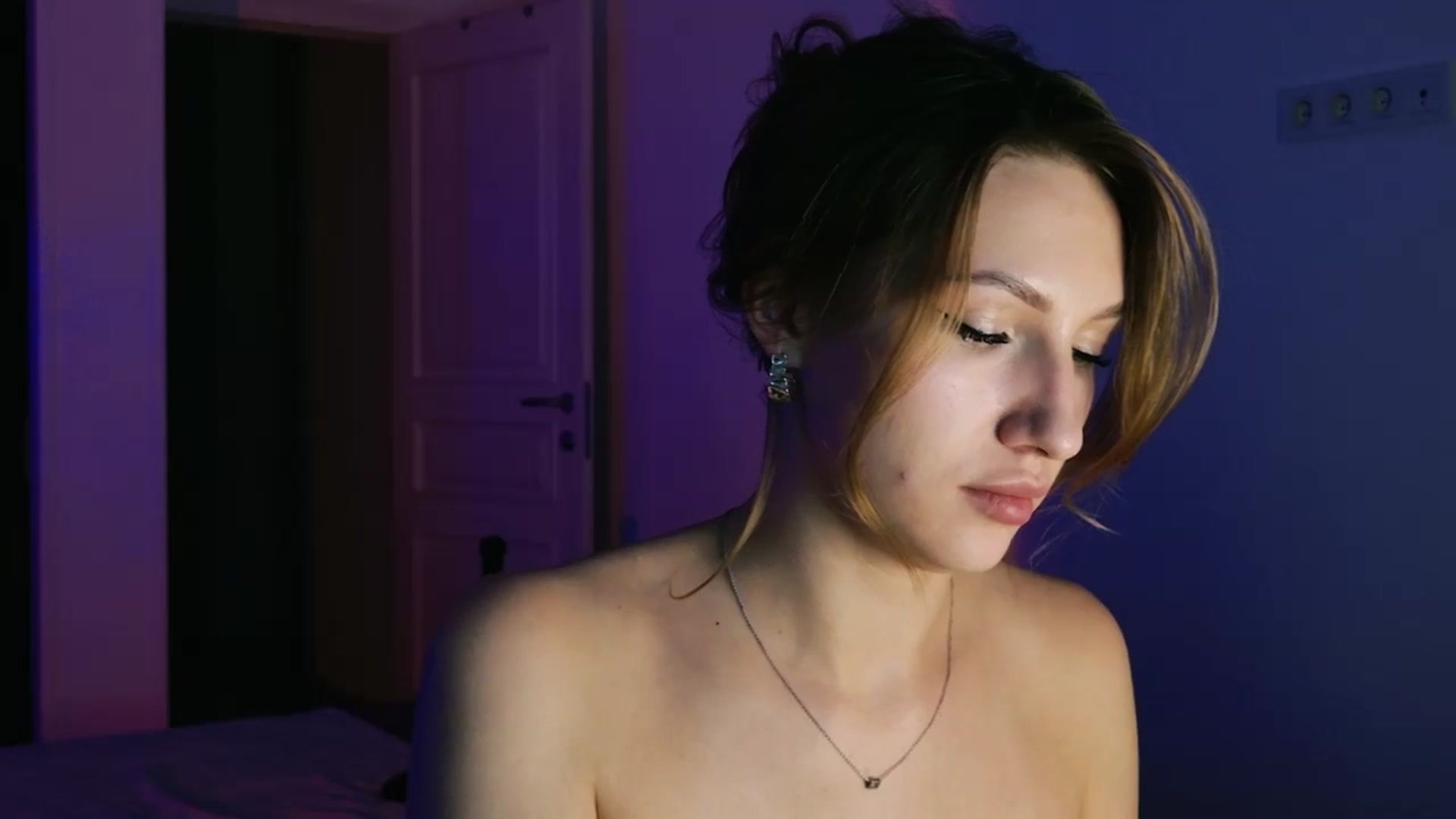 Gallery image thumbnail from LovelyGin's myfreecams stream on, 08/21/2025, 19:12 image 10 of 20
