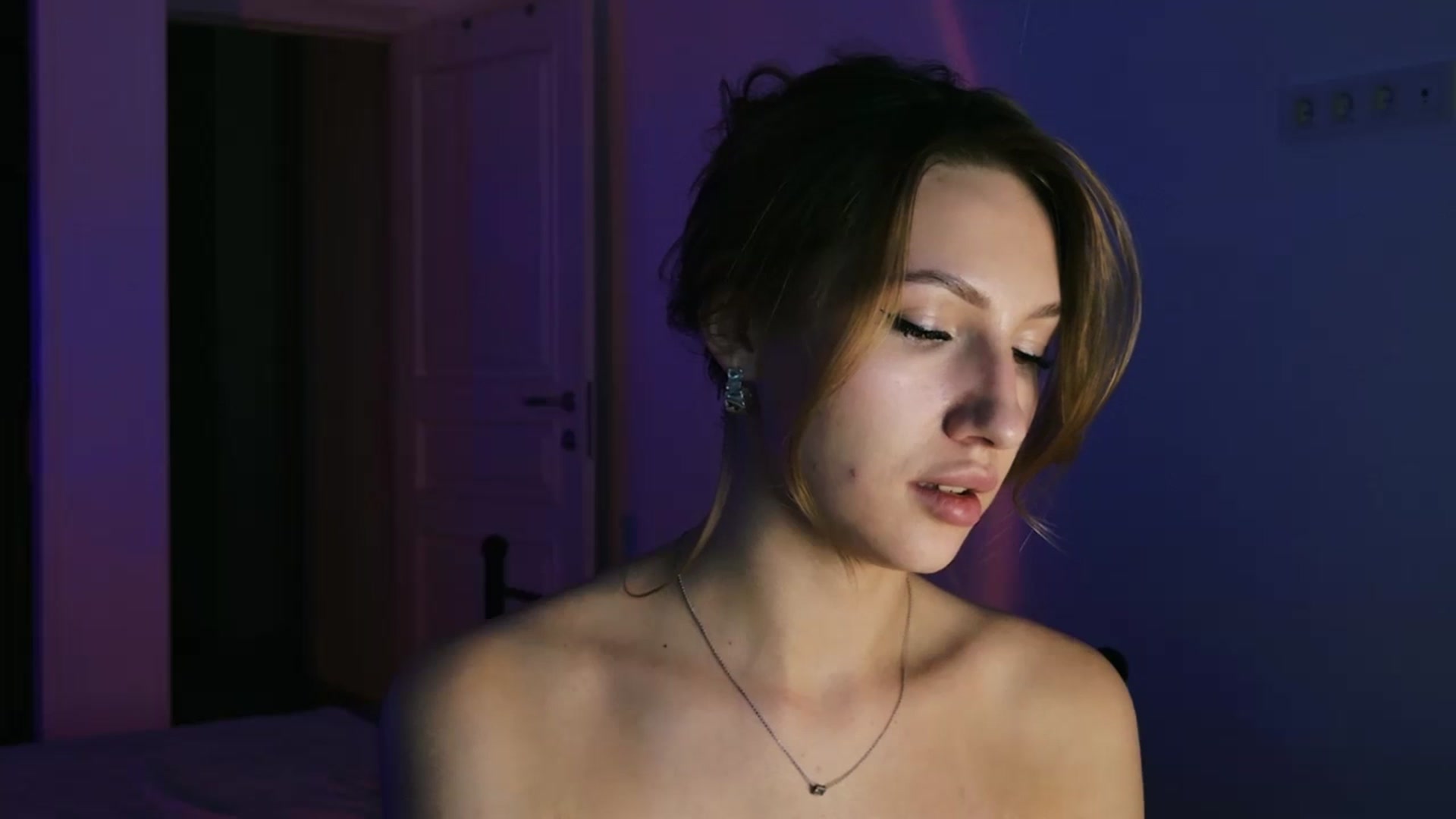 Gallery image thumbnail from LovelyGin's myfreecams stream on, 08/21/2025, 19:12 image 12 of 20