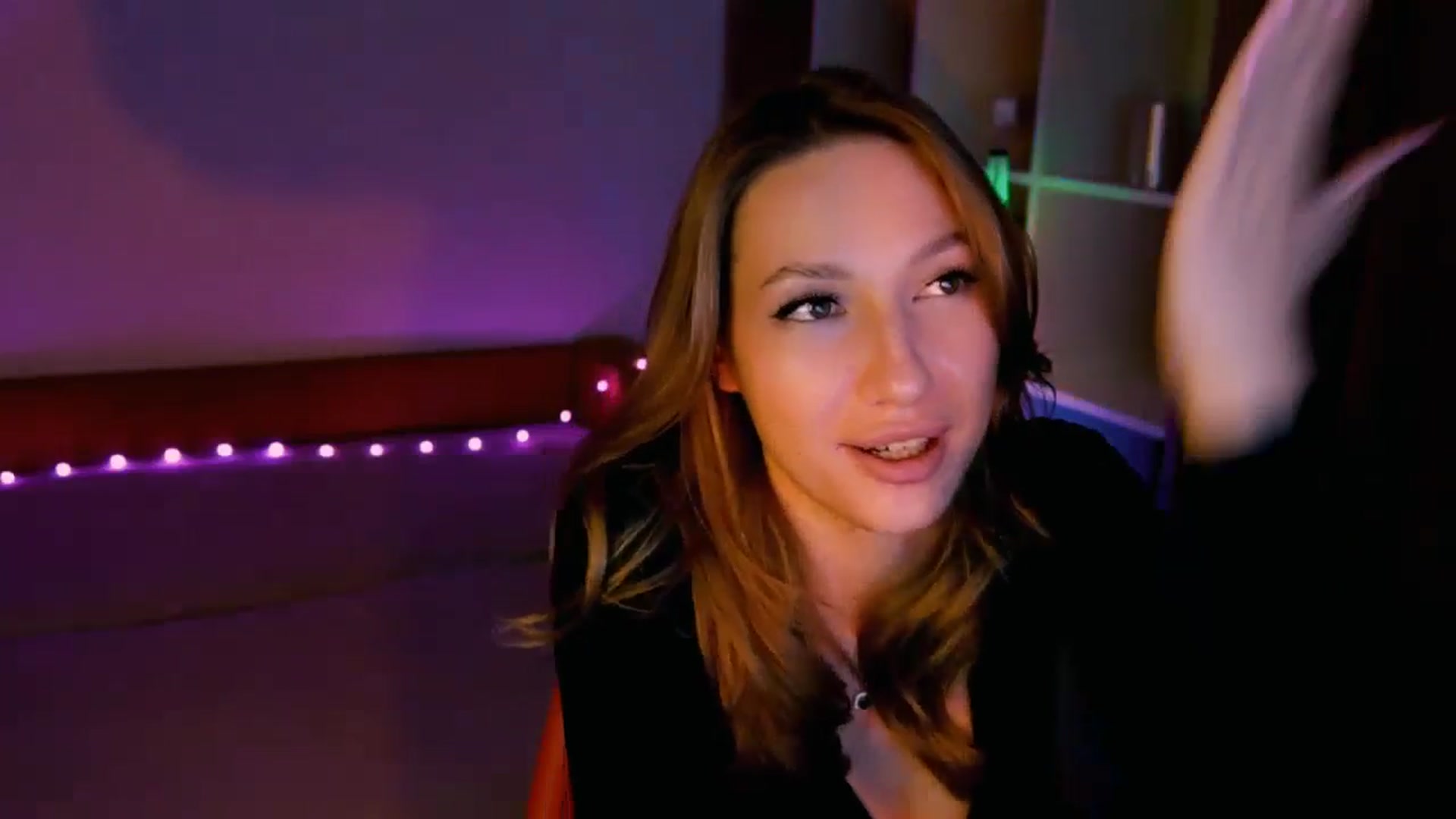 Gallery image thumbnail from LovelyGin's myfreecams stream on, 08/27/2025, 16:44 image 12 of 20