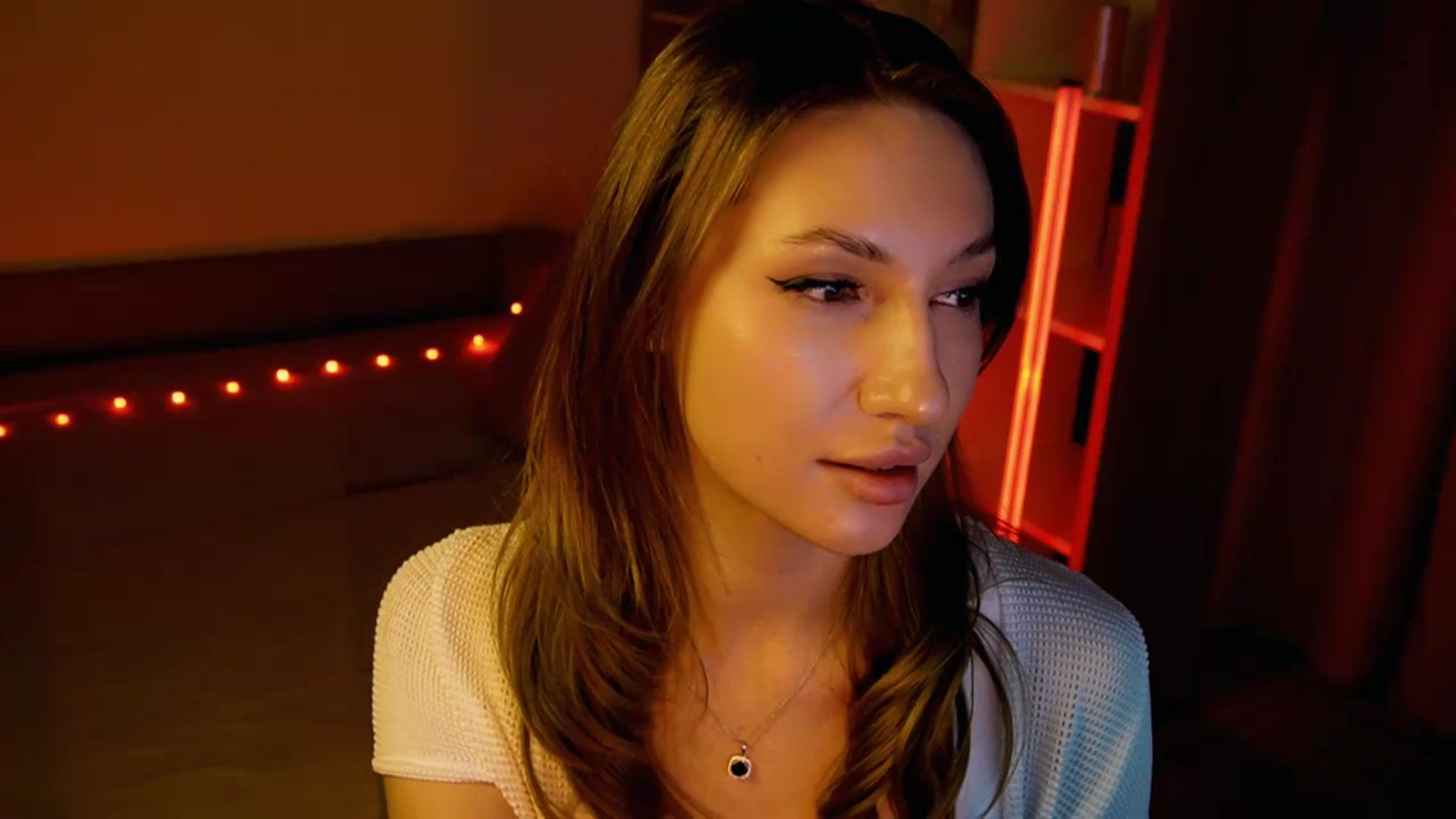 Gallery image thumbnail from LovelyGin's myfreecams stream on, 08/28/2025, 19:06 image 7 of 20