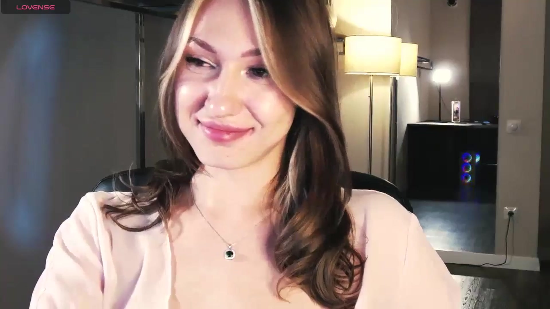 Gallery image thumbnail from LovelyGin's myfreecams stream on, 09/02/2025, 14:59 image 10 of 20