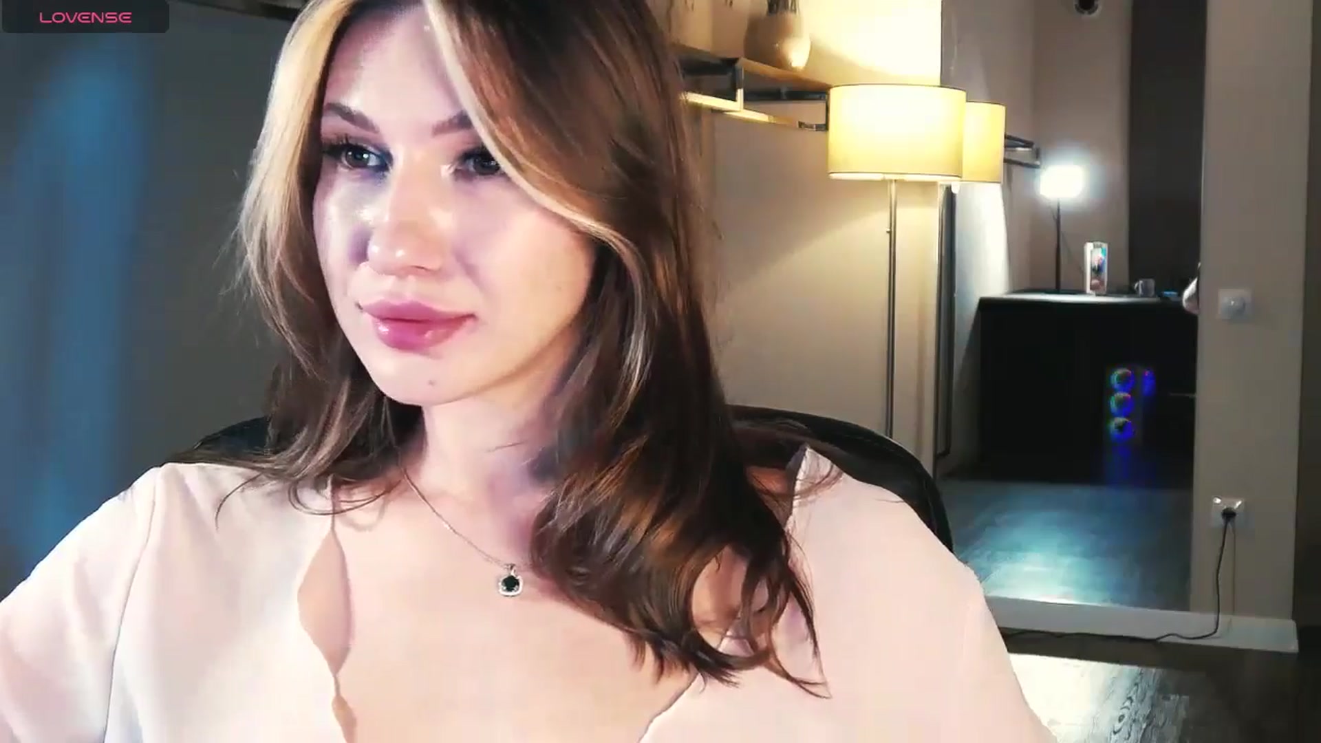 Gallery image thumbnail from LovelyGin's myfreecams stream on, 09/02/2025, 14:59 image 8 of 20