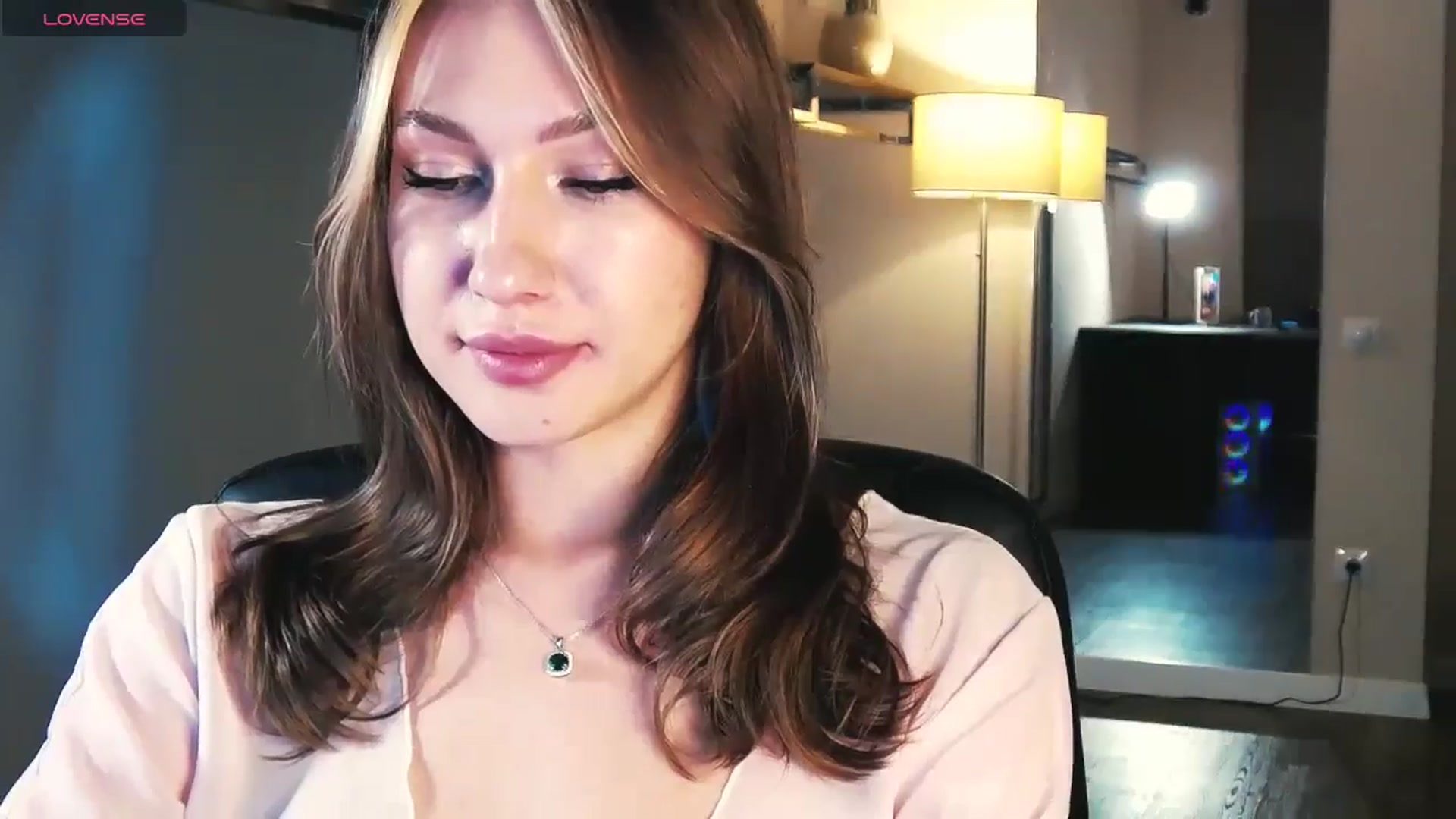 Gallery image thumbnail from LovelyGin's myfreecams stream on, 09/02/2025, 14:59 image 9 of 20