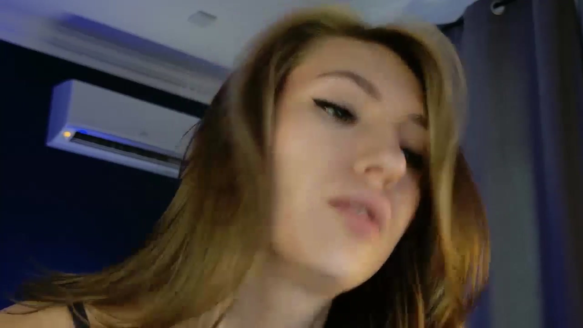 Gallery image thumbnail from LovelyGin's myfreecams stream on, 09/04/2025, 15:00 image 13 of 20