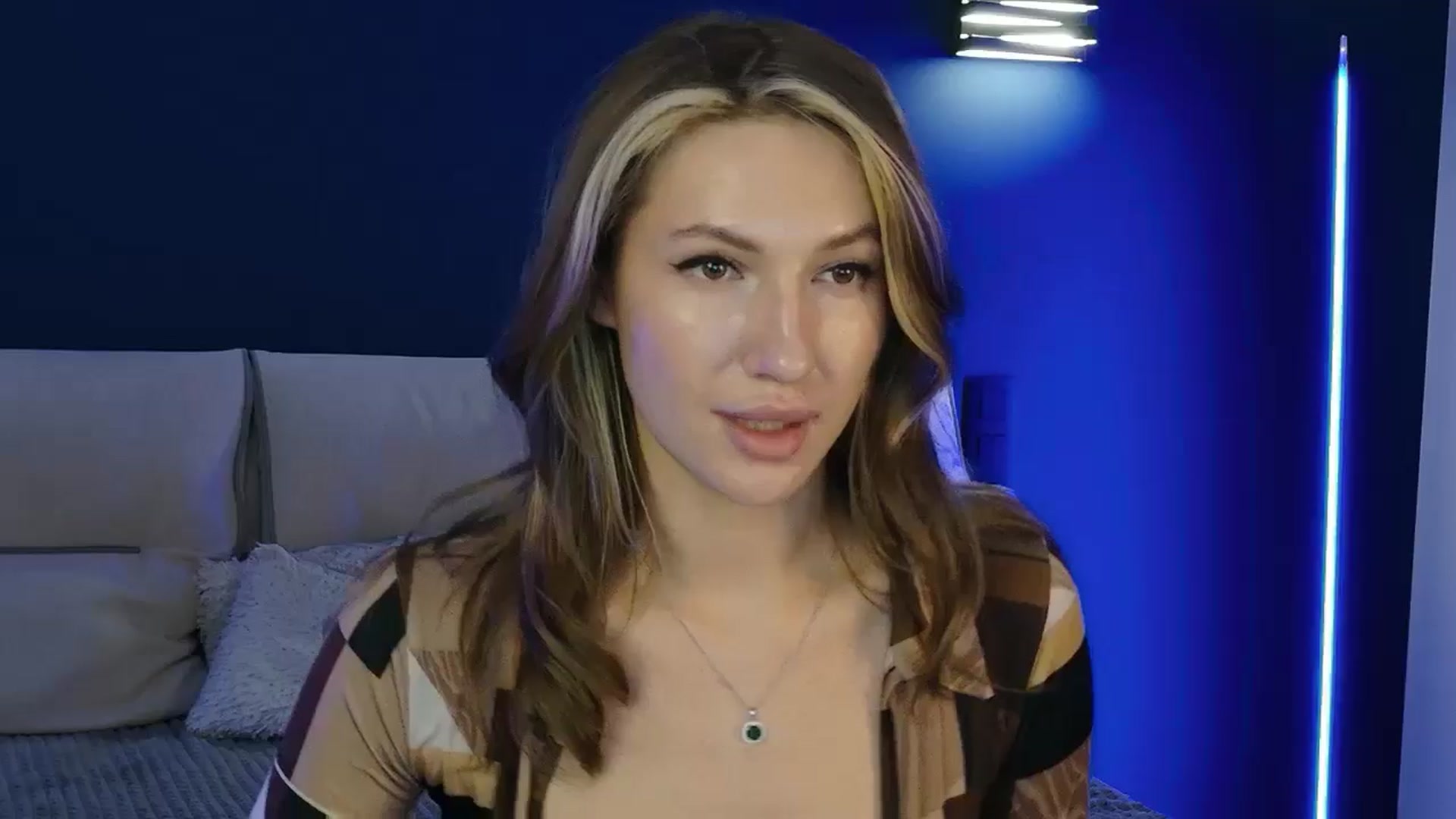 Gallery image thumbnail from LovelyGin's myfreecams stream on, 09/08/2025, 19:15 image 2 of 20