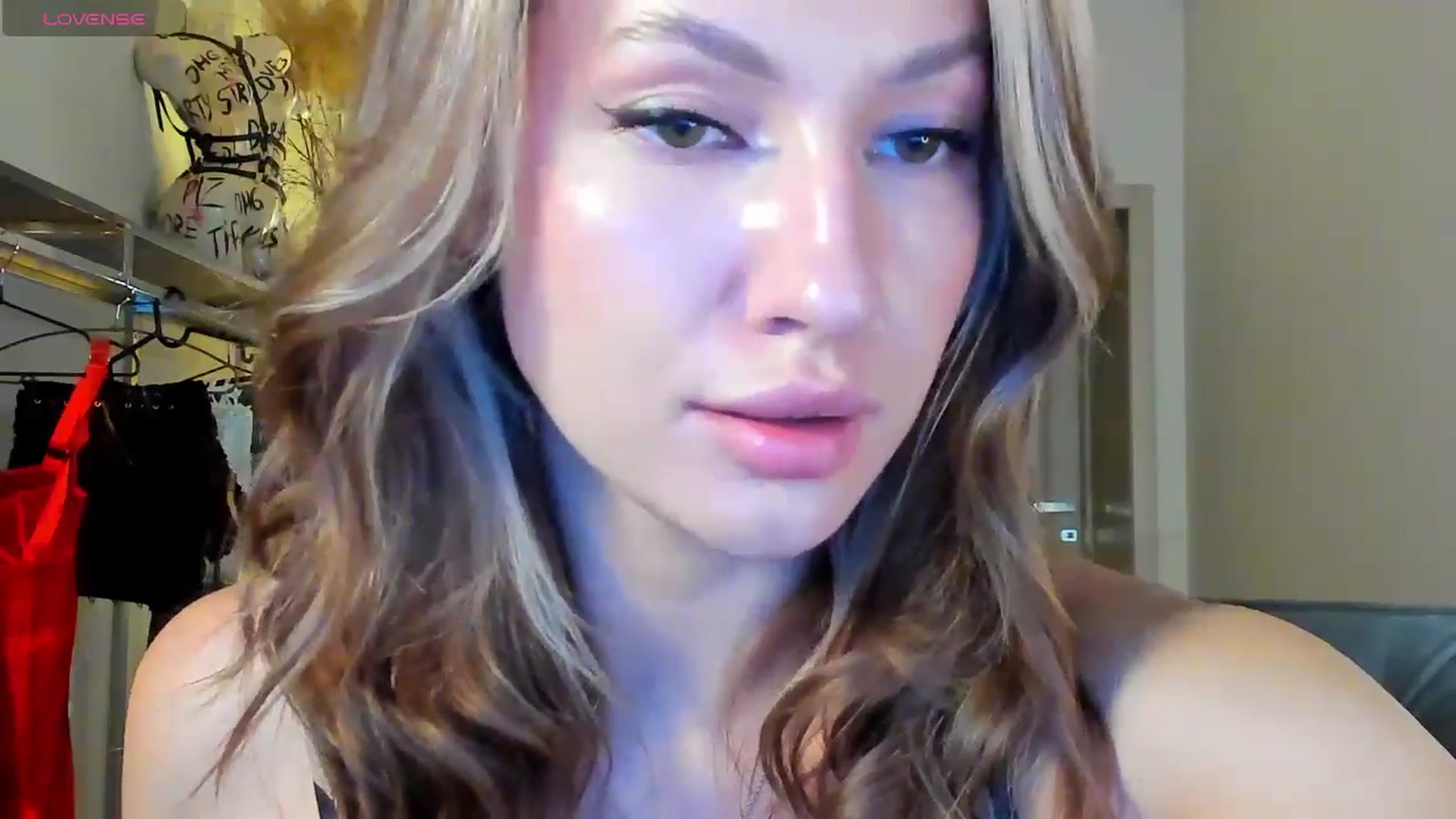 Gallery image thumbnail from LovelyGin's myfreecams stream on, 09/09/2025, 13:45 image 11 of 20