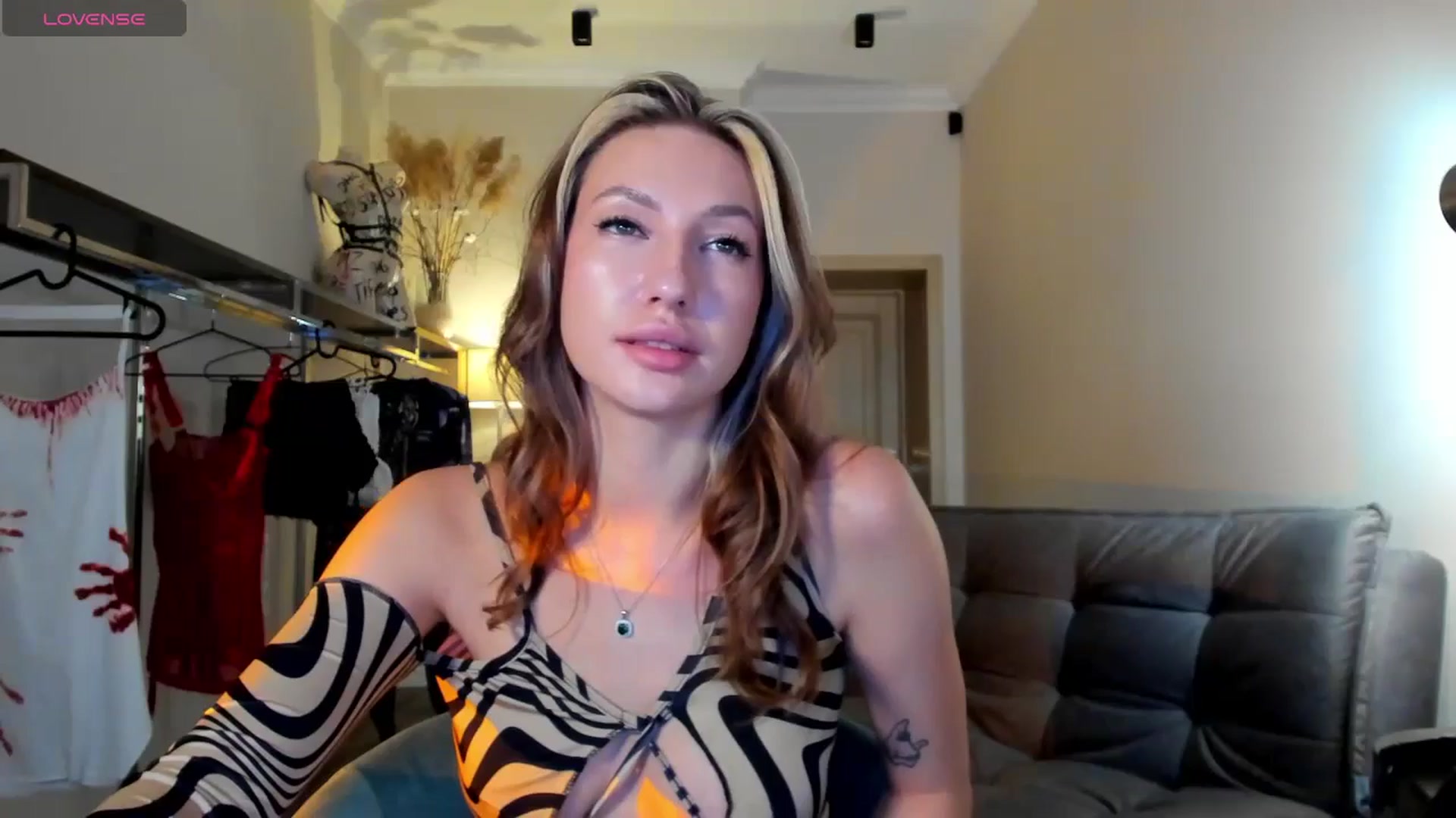 Gallery image thumbnail from LovelyGin's myfreecams stream on, 09/09/2025, 13:45 image 19 of 20